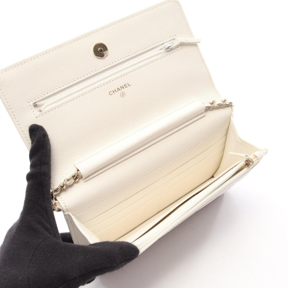 Chanel White Grained Calfskin Handbag Shoulder Bag (Pre-Owned)