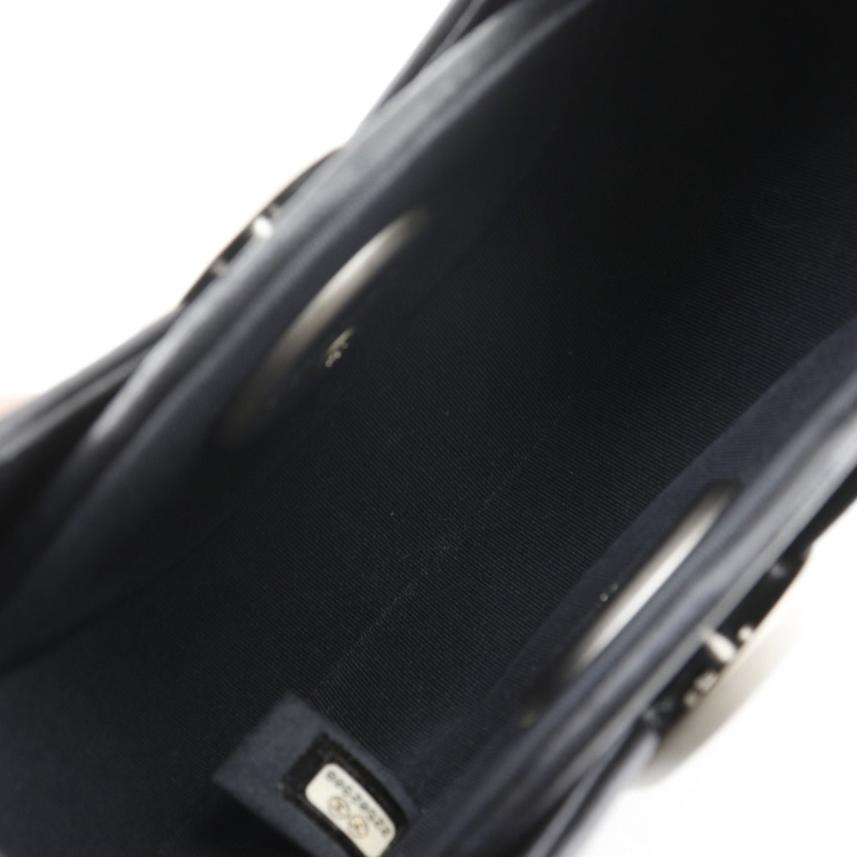 Chanel Black Leather Shoulder Bag (Pre-Owned)