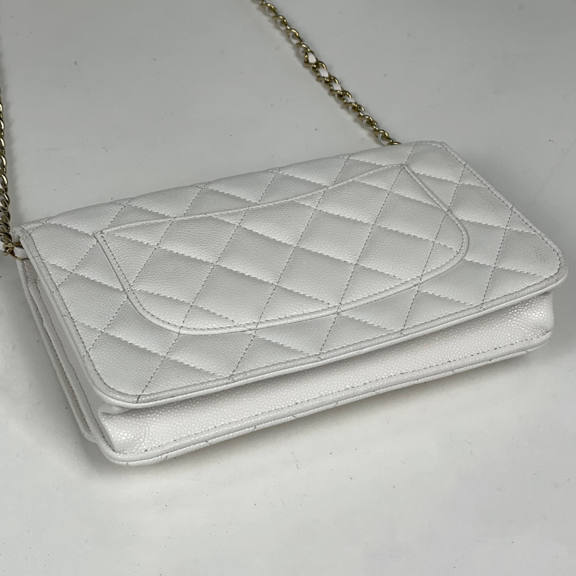 Chanel White Grained Calfskin Chain/Shoulder Wallet (Pre-Owned)