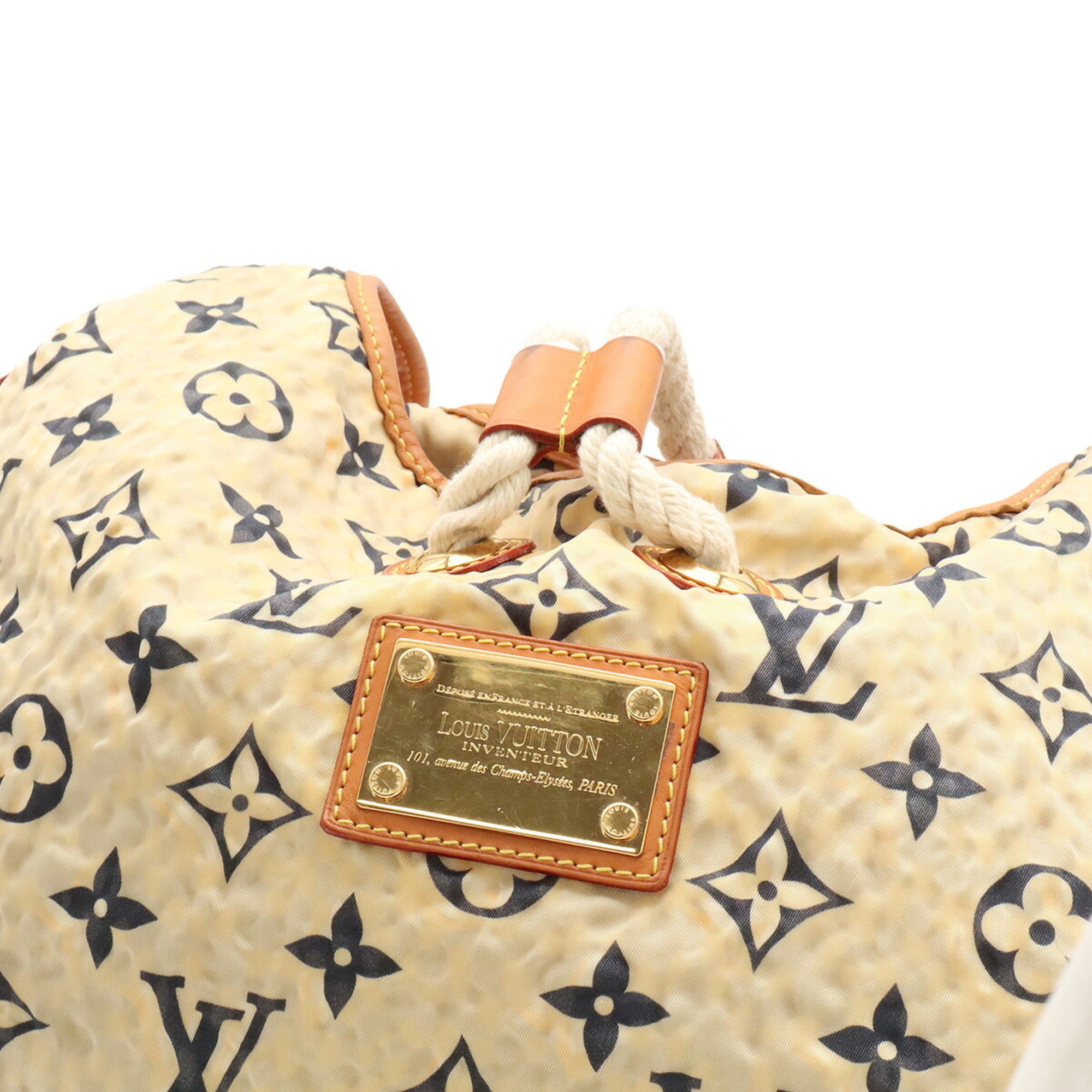Louis Vuitton Beige Nylon Shoulder Bag (Pre-Owned)