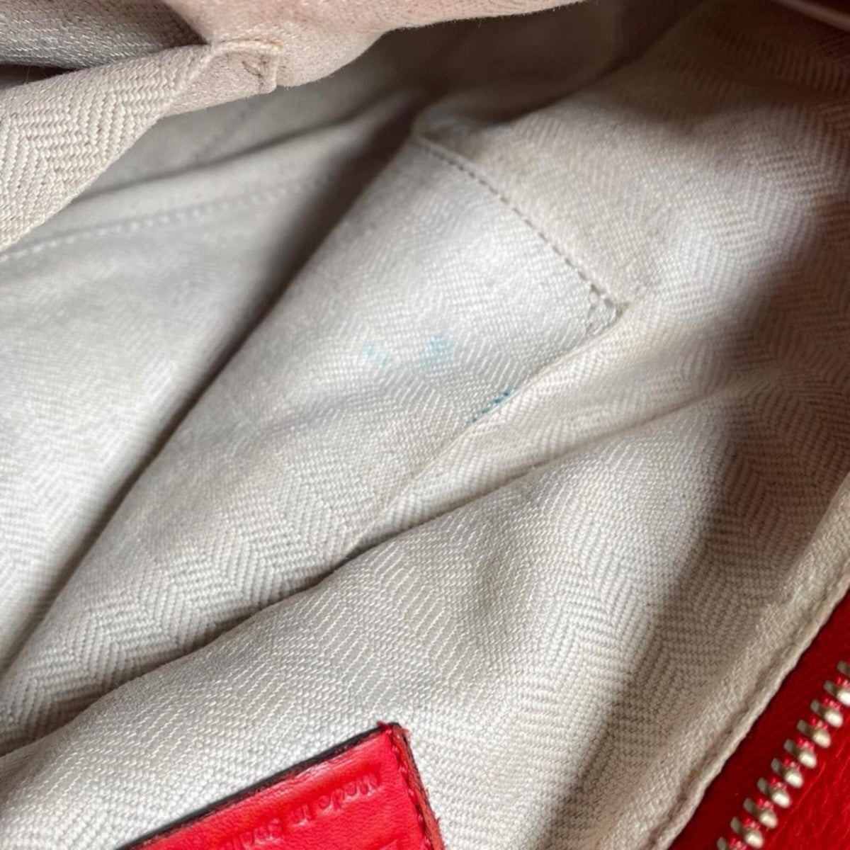 Loewe Red Color Shoulder Bag (Pre-Owned)