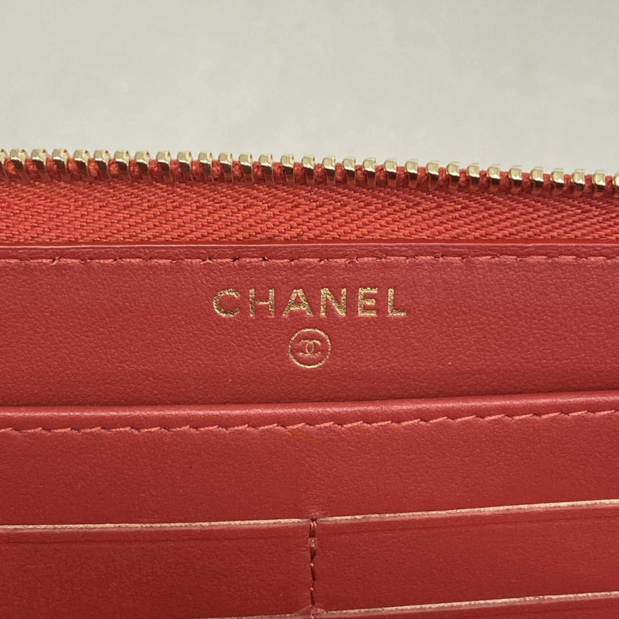 Chanel Red Color Grained Calfskin Long Wallet (Bi-Fold) (Pre-Owned)