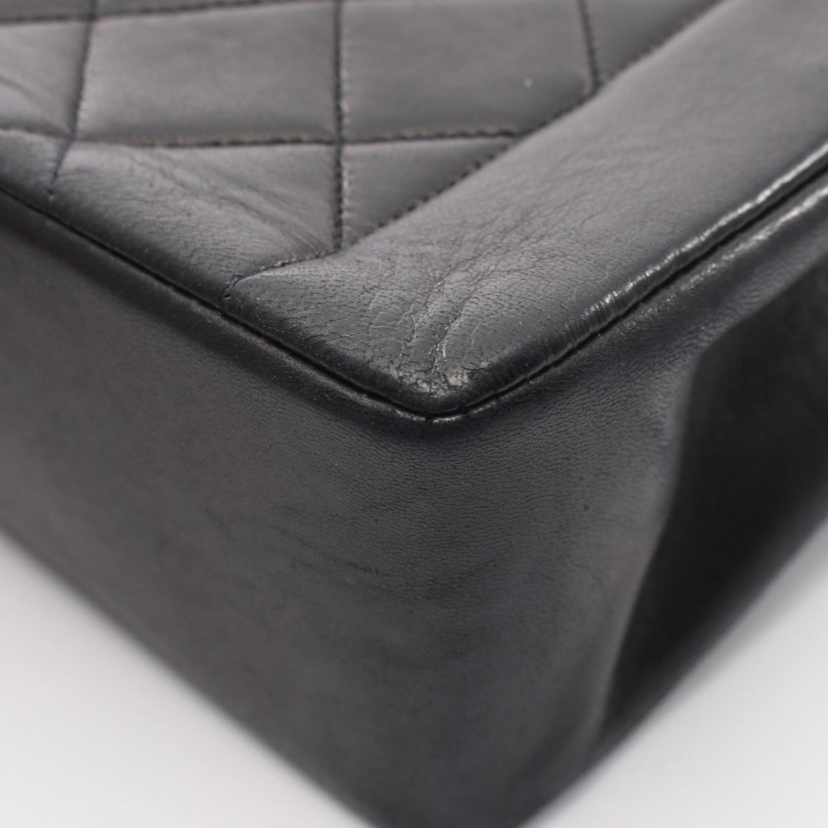 Chanel Black Leather Handbag Shoulder Bag (Pre-Owned)