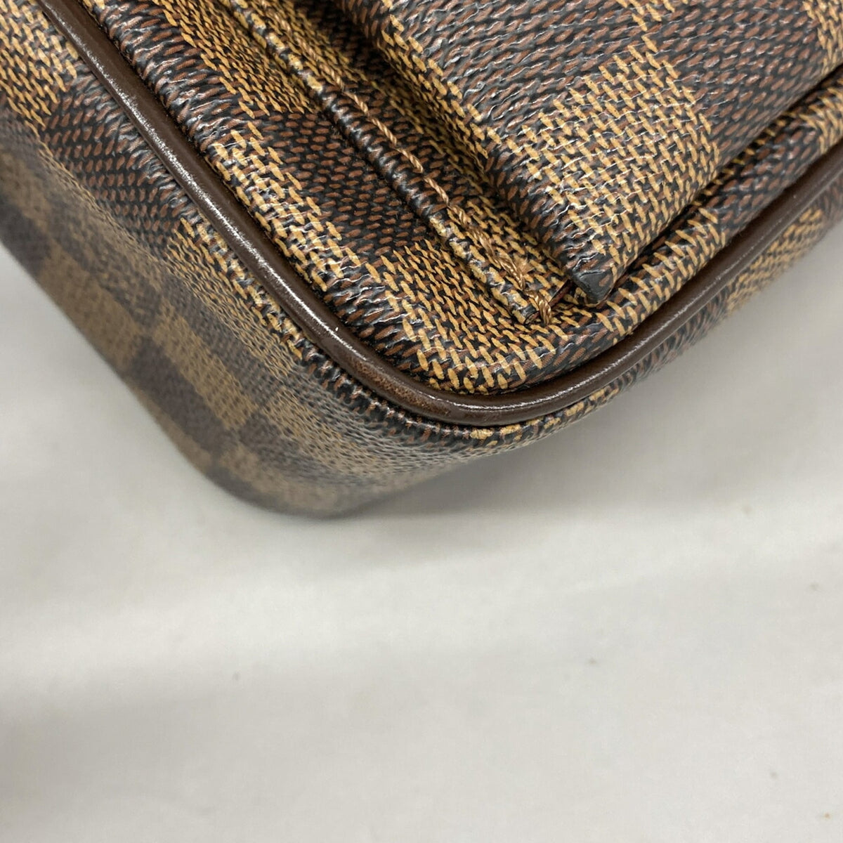 Louis Vuitton Ebene Shoulder Bag (Pre-Owned)