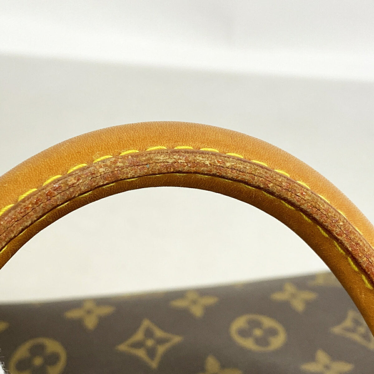 Louis Vuitton Brown Handbag (Pre-Owned)