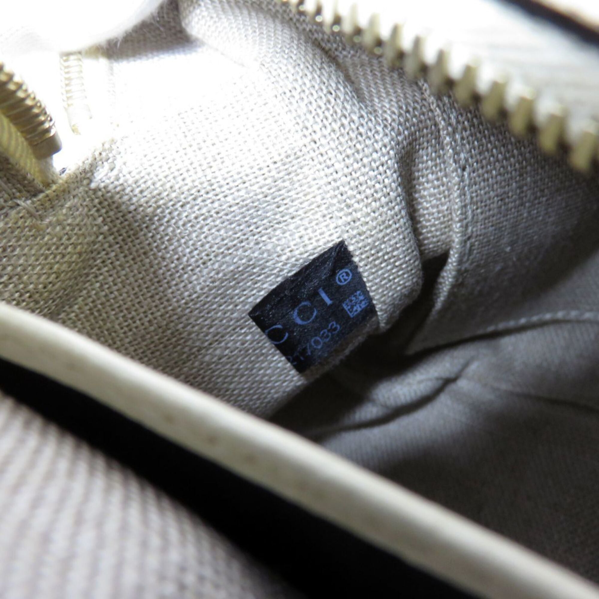 Gucci Beige Ivory Gg Canvas Shoulder Bag (Pre-Owned)