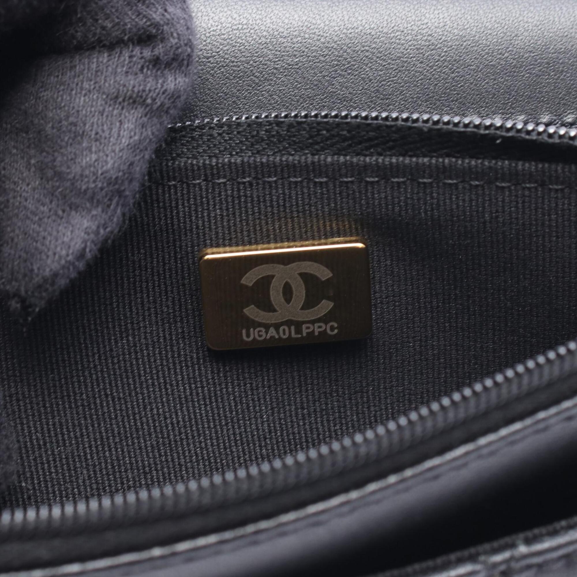 Chanel Black Leather Handbag Shoulder Bag (Pre-Owned)