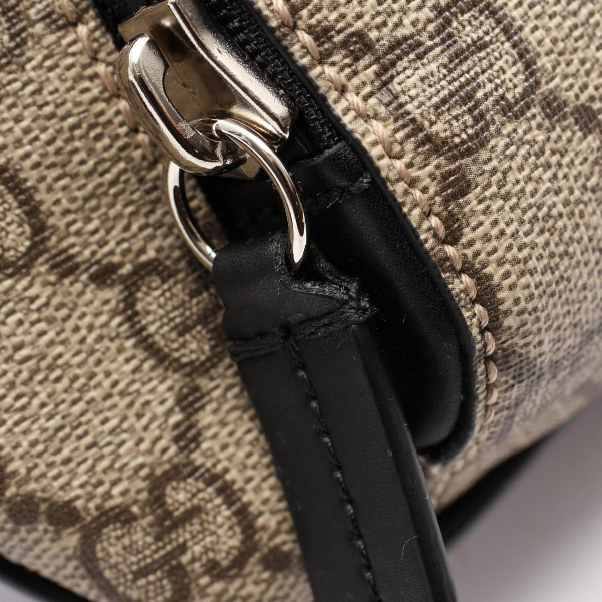 Gucci Beige Black Gg Supreme Leather Fanny Pack (Pre-Owned)