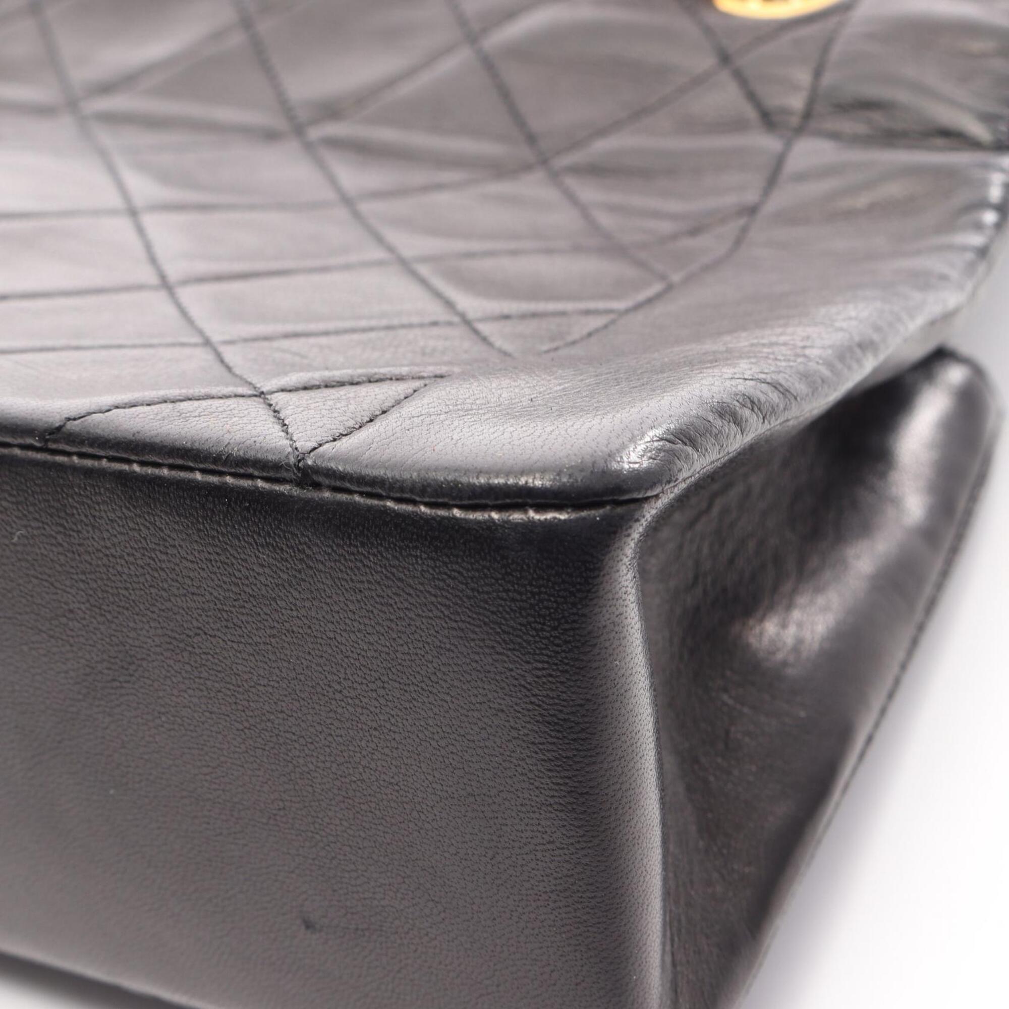 Chanel Black Leather Handbag Shoulder Bag (Pre-Owned)