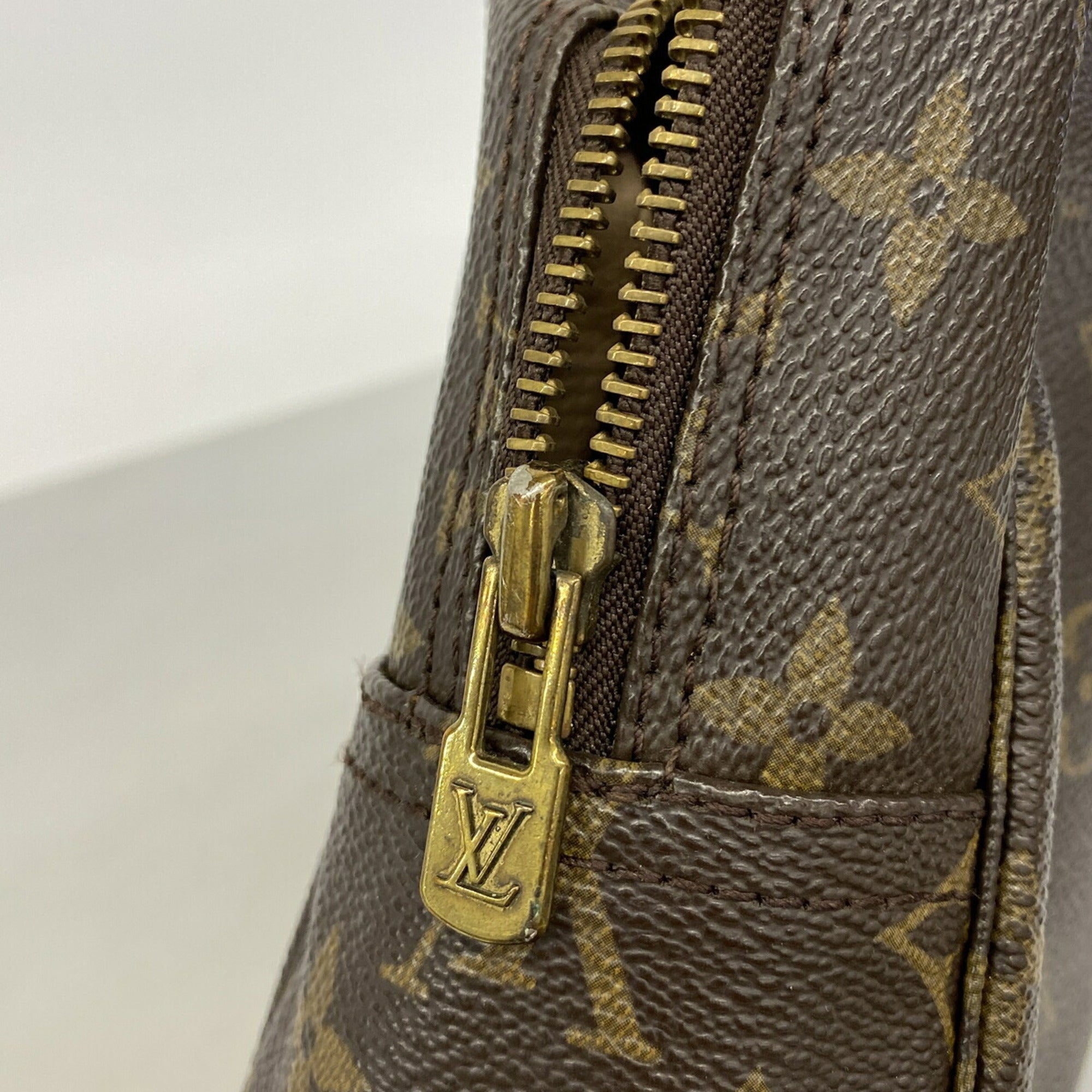 Louis Vuitton Brown Pouch (Pre-Owned)