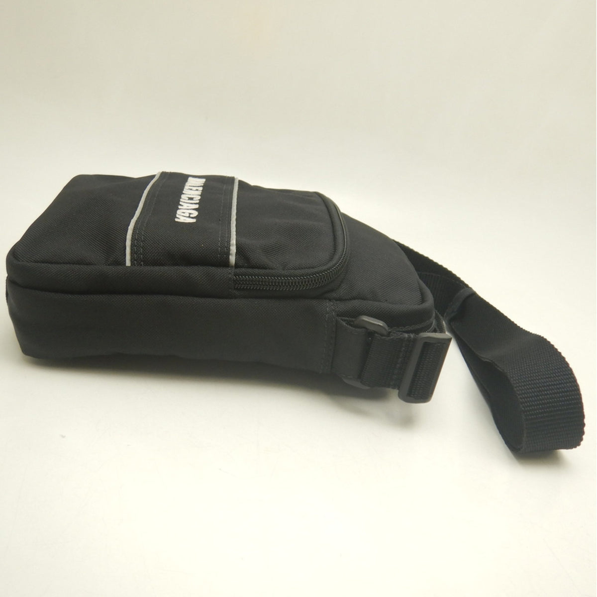 Balenciaga Black Nylon Shoulder Bag (Pre-Owned)