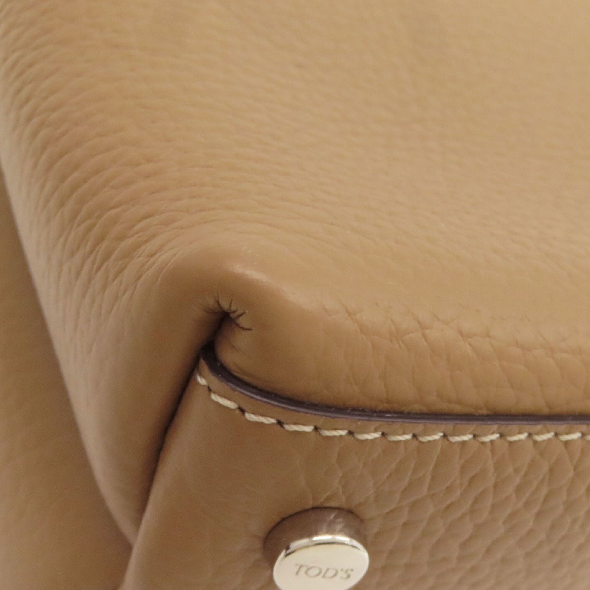 Tod's Brown Leather Handbag (Pre-Owned)