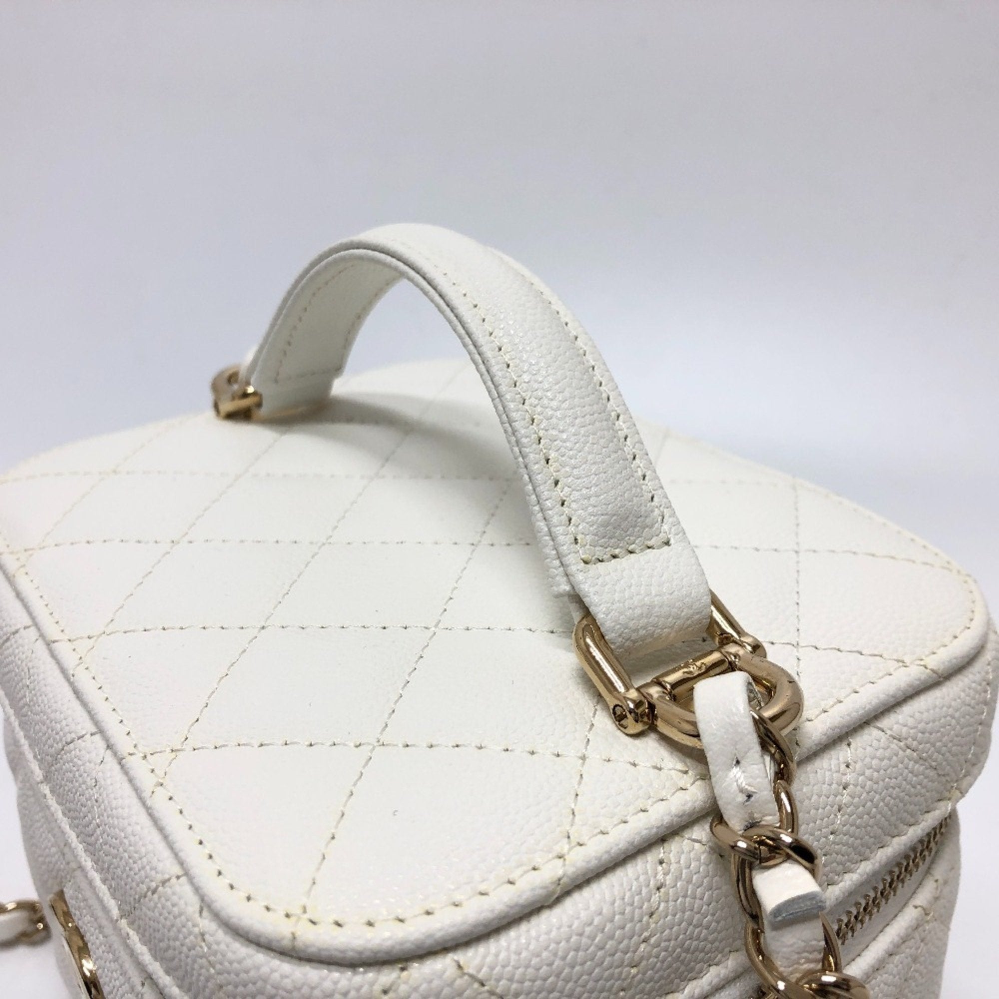 Chanel Caviar Skin White Caviar Leather Handbag Shoulder Bag Vanity Bag (Pre-Owned)