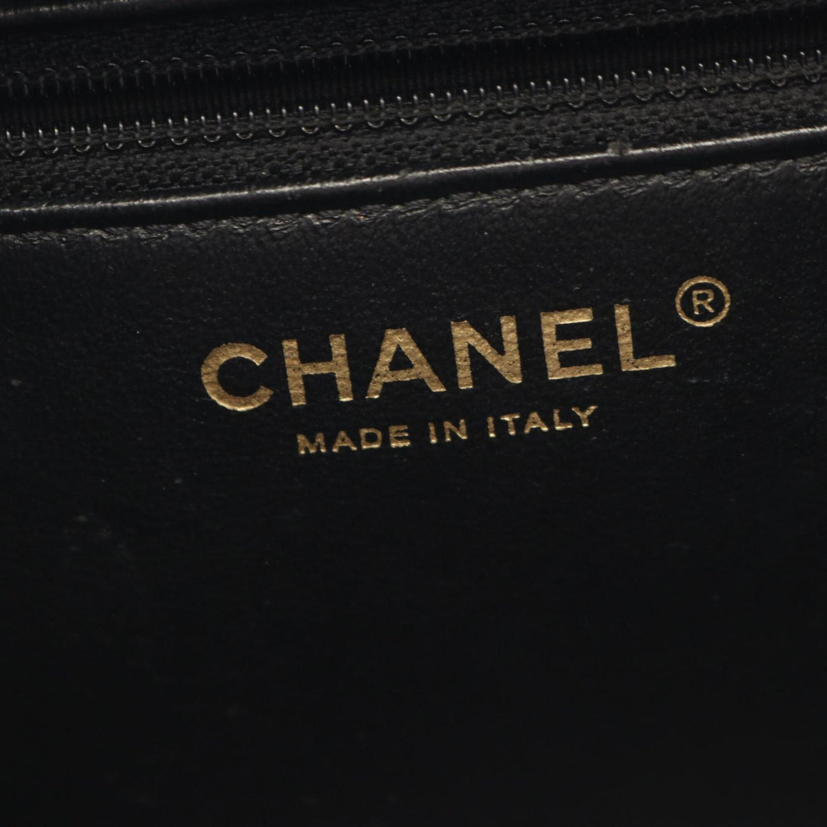 Chanel Black Grained Calfskin Handbag Shoulder Bag (Pre-Owned)