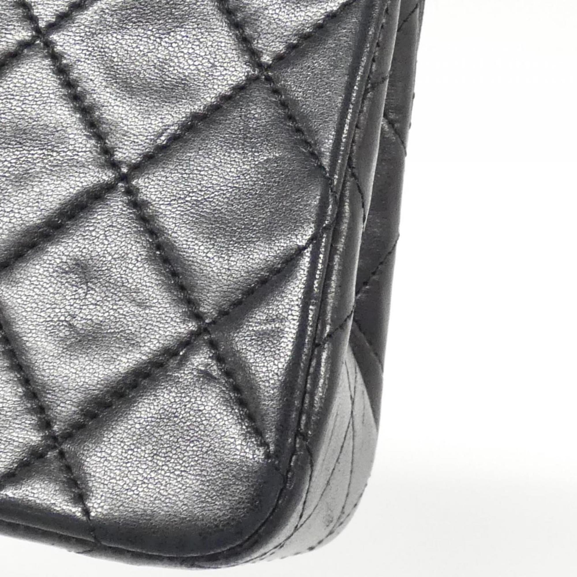 Chanel Black Leather Shoulder Bag (Pre-Owned)