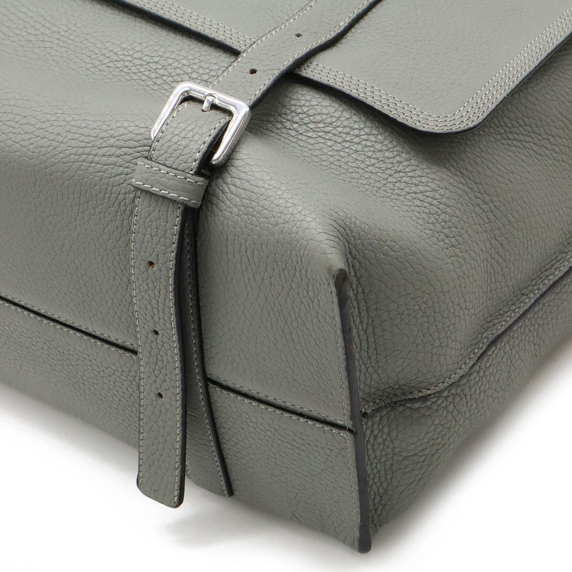 Loewe Light Gray Leather Shoulder Bag (Pre-Owned)