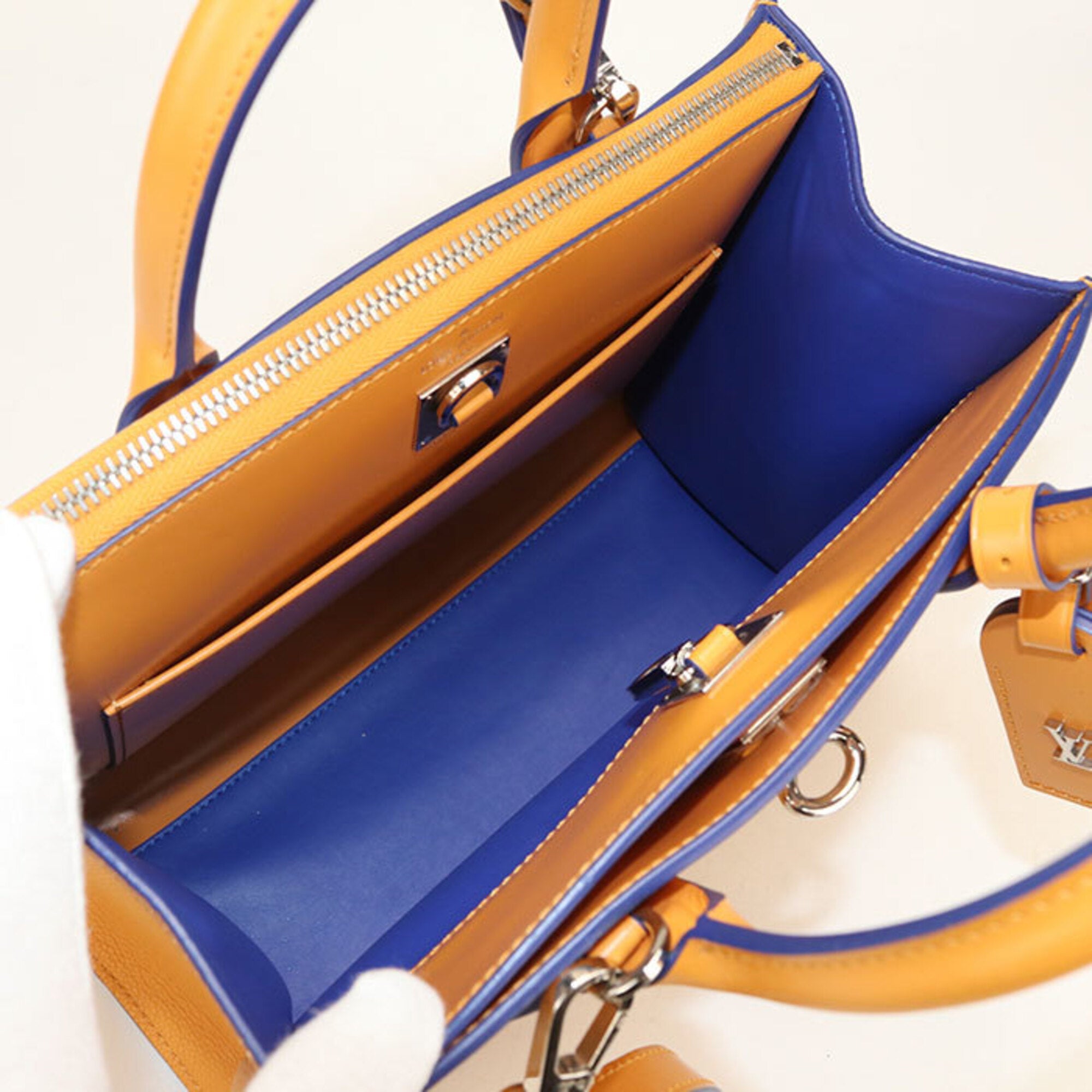 Louis Vuitton Orange Leather Handbag (Pre-Owned)