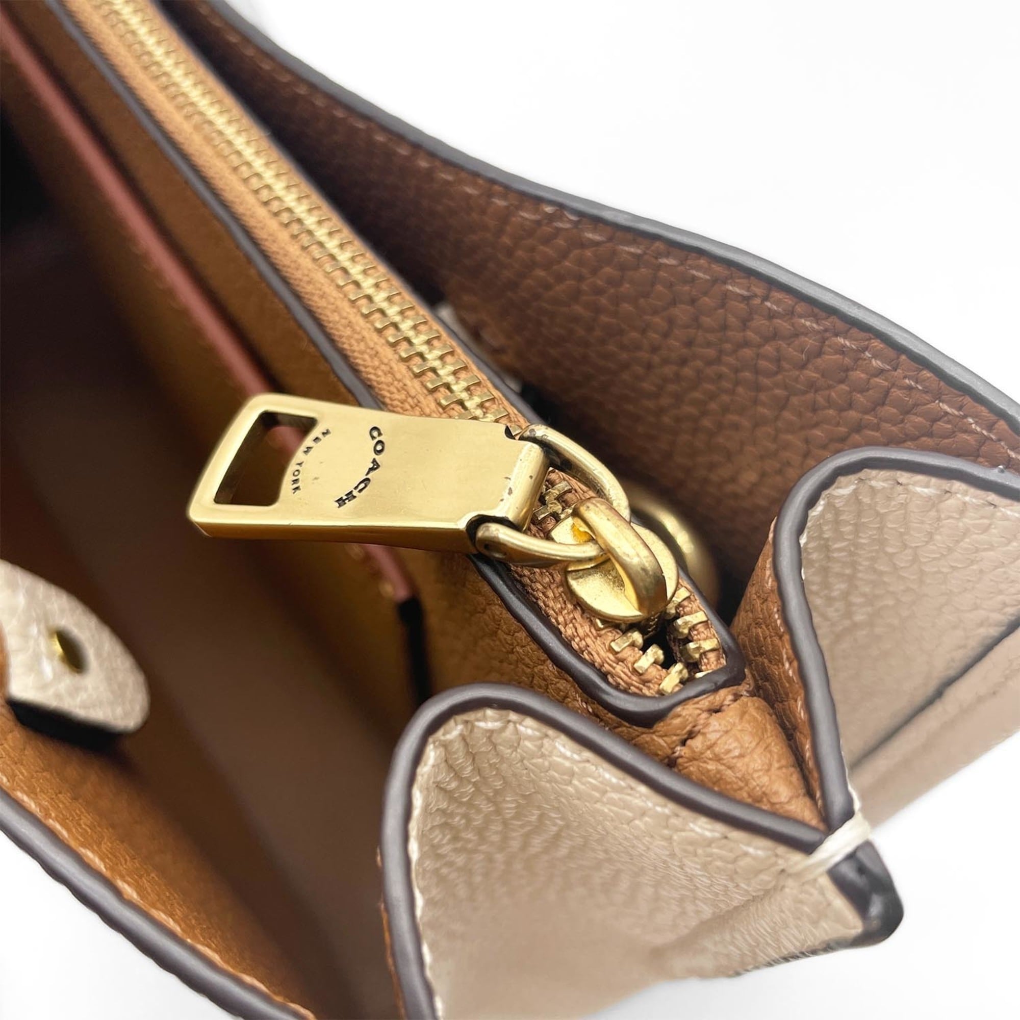 Coach Beige Gold Leather Shoulder Bag Tote Bag (Pre-Owned)