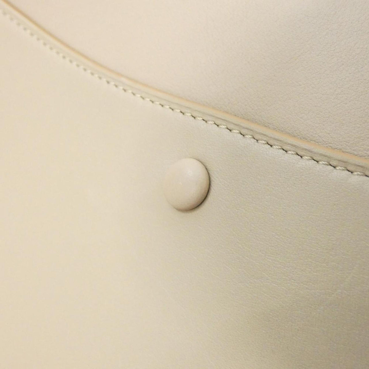 Loewe Beige Sand Leather Shoulder Bag (Pre-Owned)