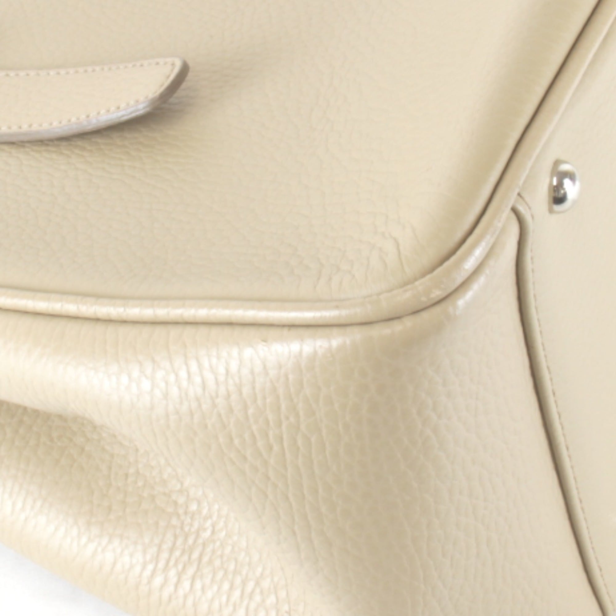 Burberry Beige Leather Handbag (Pre-Owned)
