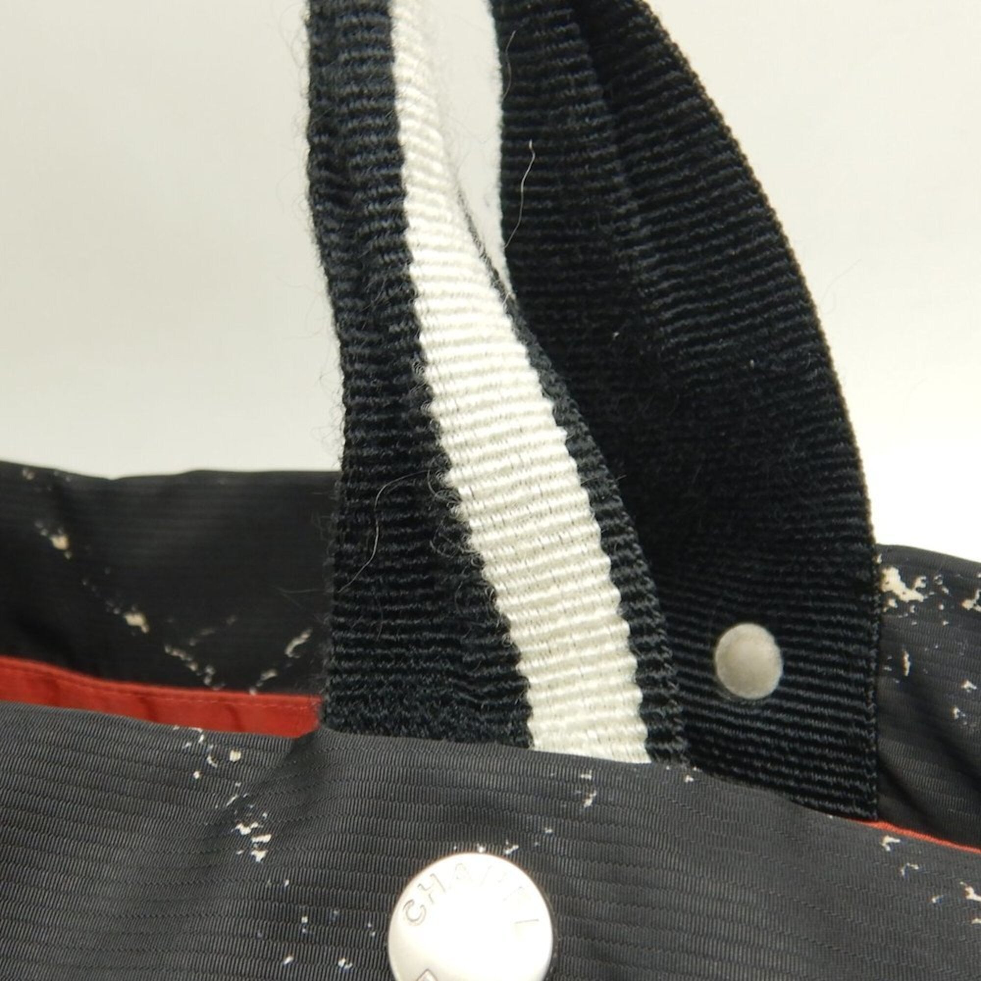 Chanel Black White Nylon Tote Bag (Pre-Owned)