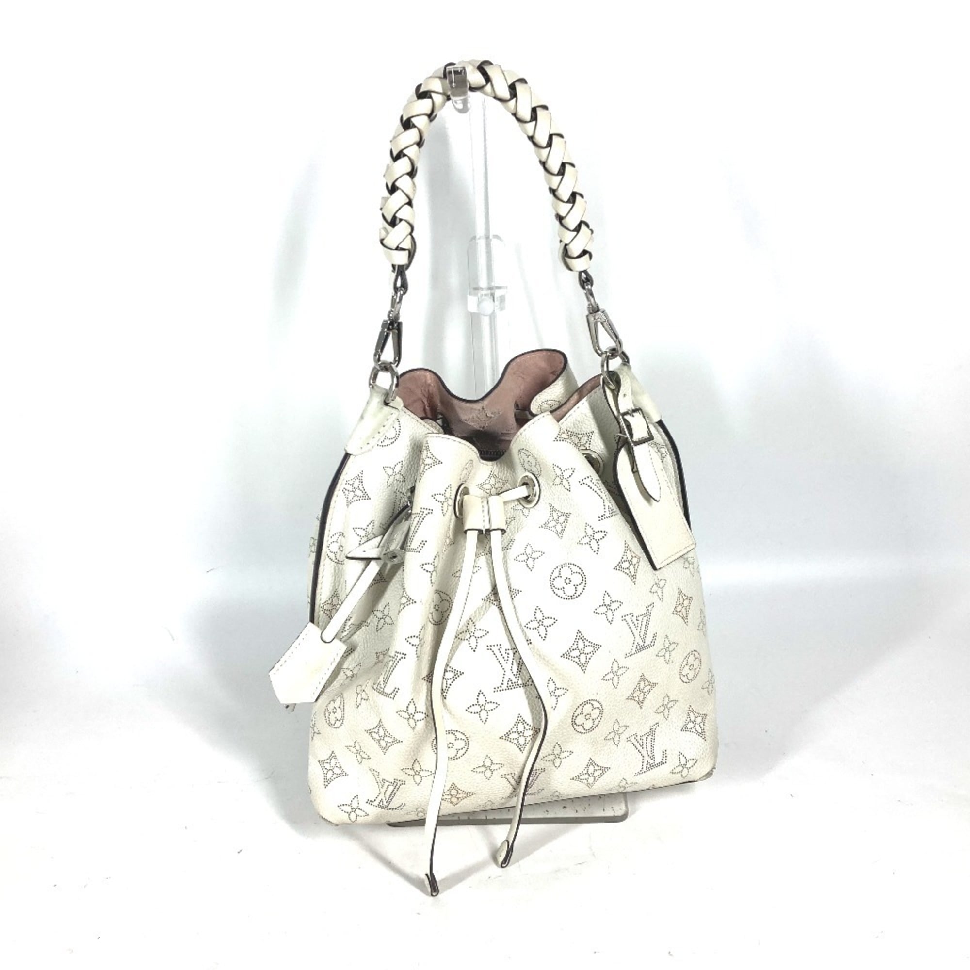 Louis Vuitton Blanc White Mahina Leather Handbag Shoulder Bag (Pre-Owned)