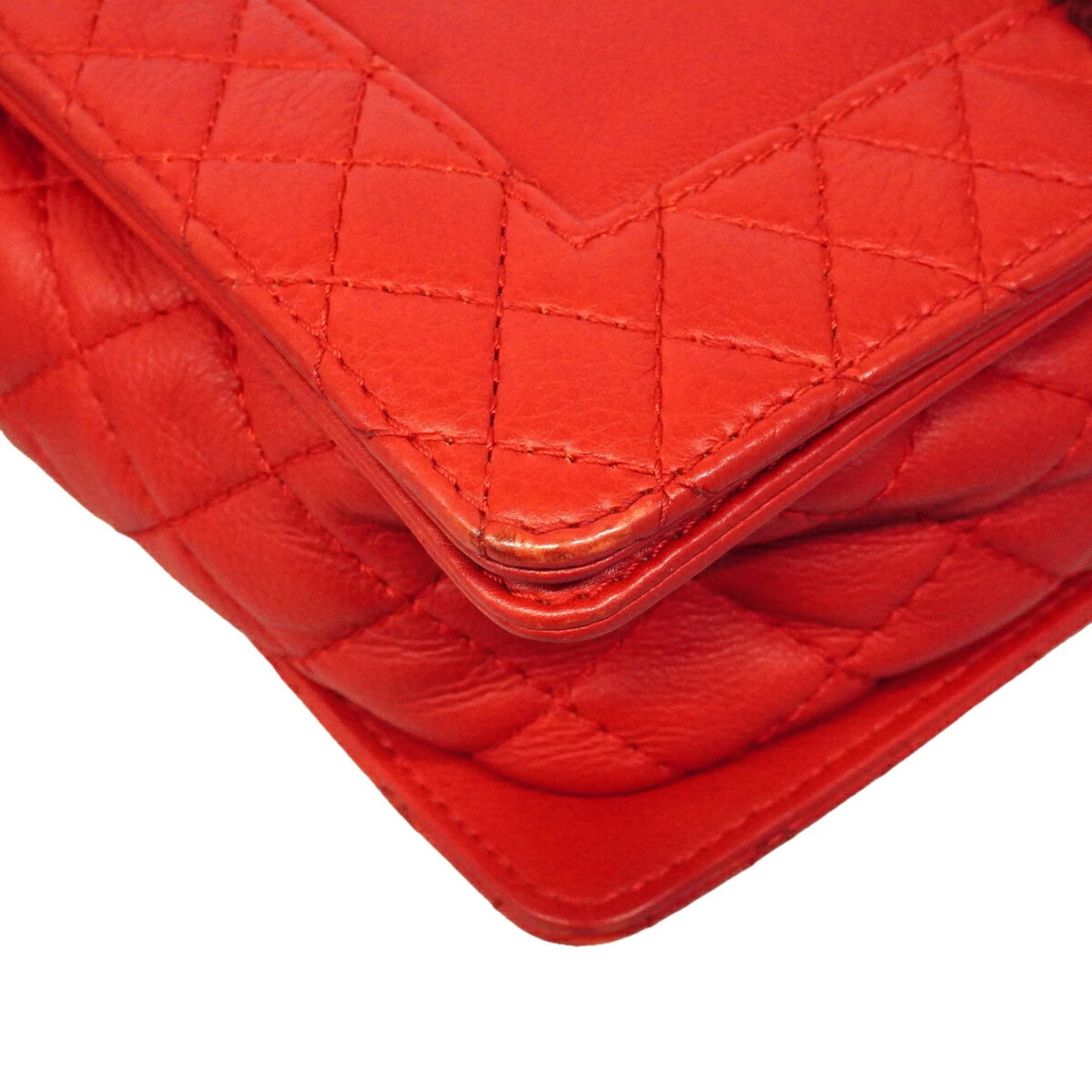 Chanel Red Color Leather Shoulder Bag (Pre-Owned)