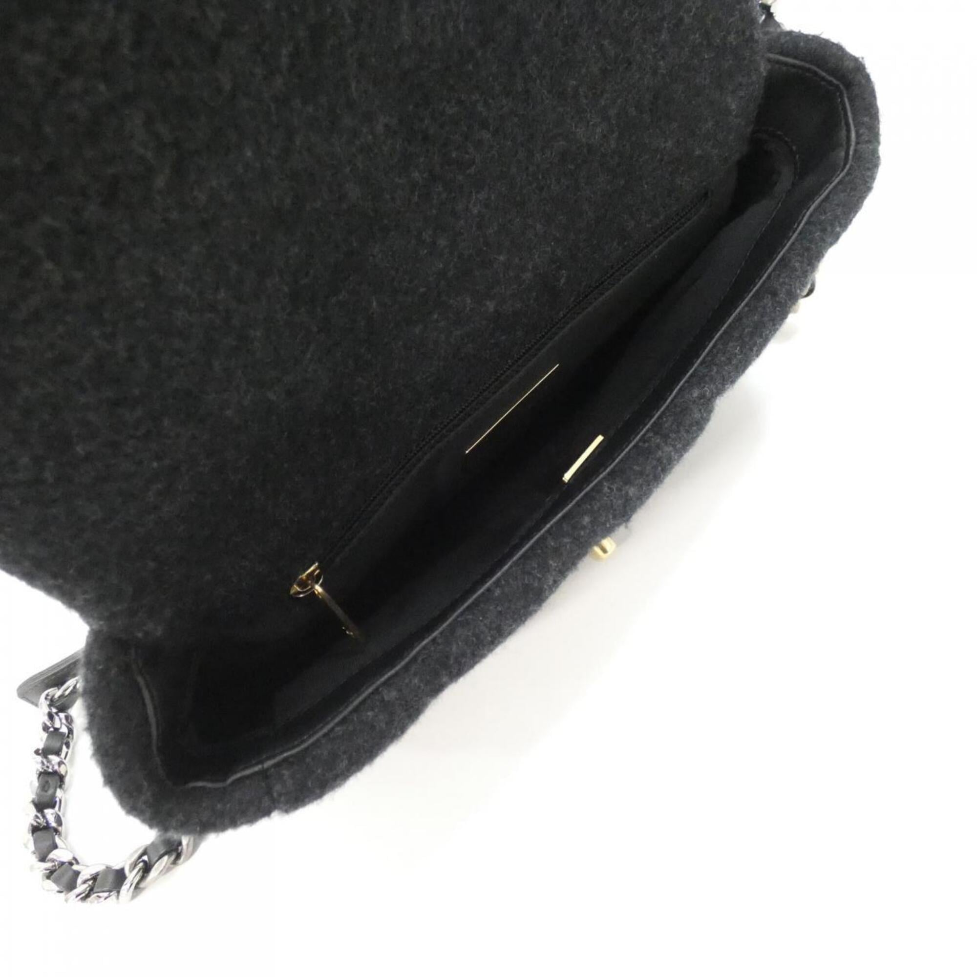 Chanel Black Wool Shoulder Bag (Pre-Owned)