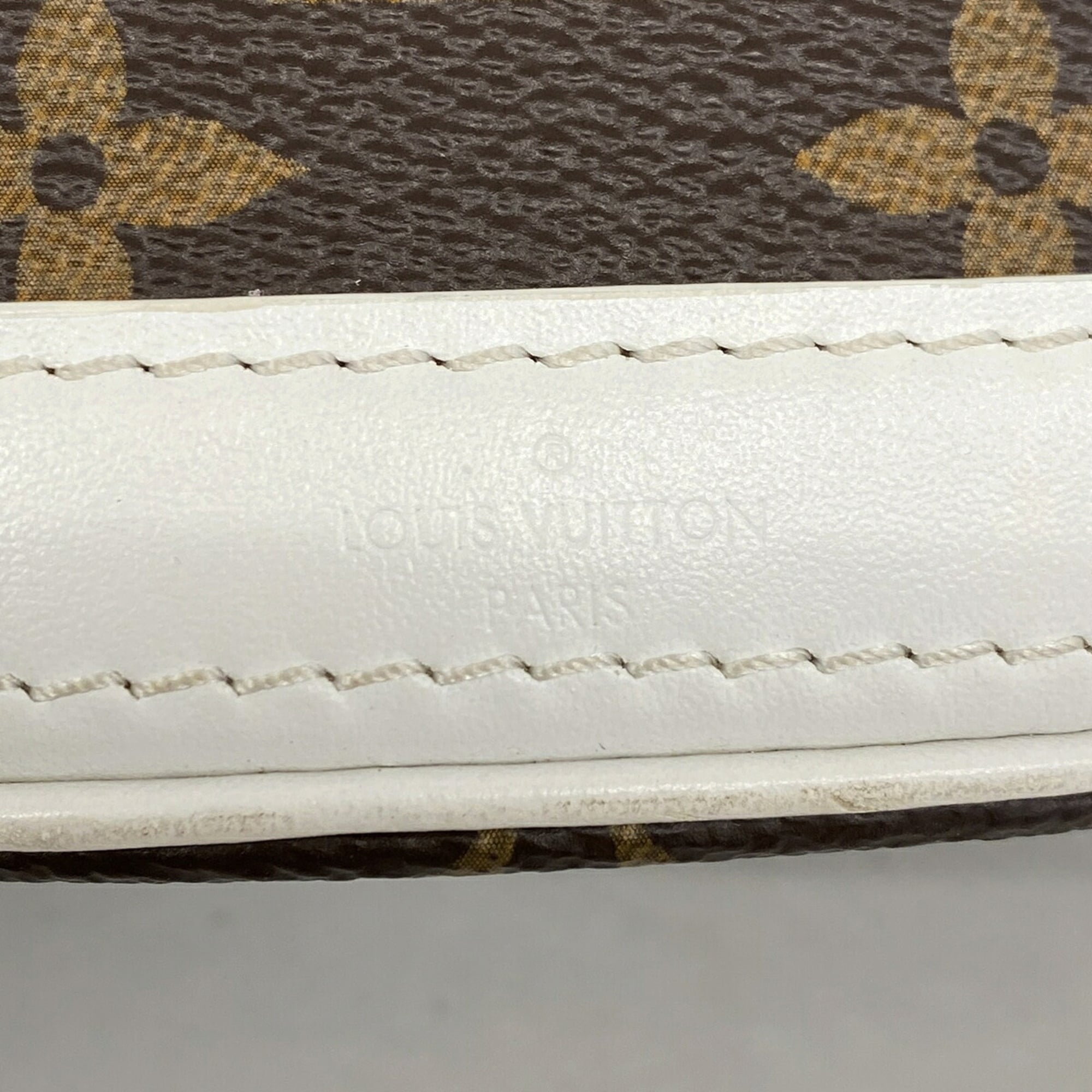 Louis Vuitton Brown White Handbag (Pre-Owned)