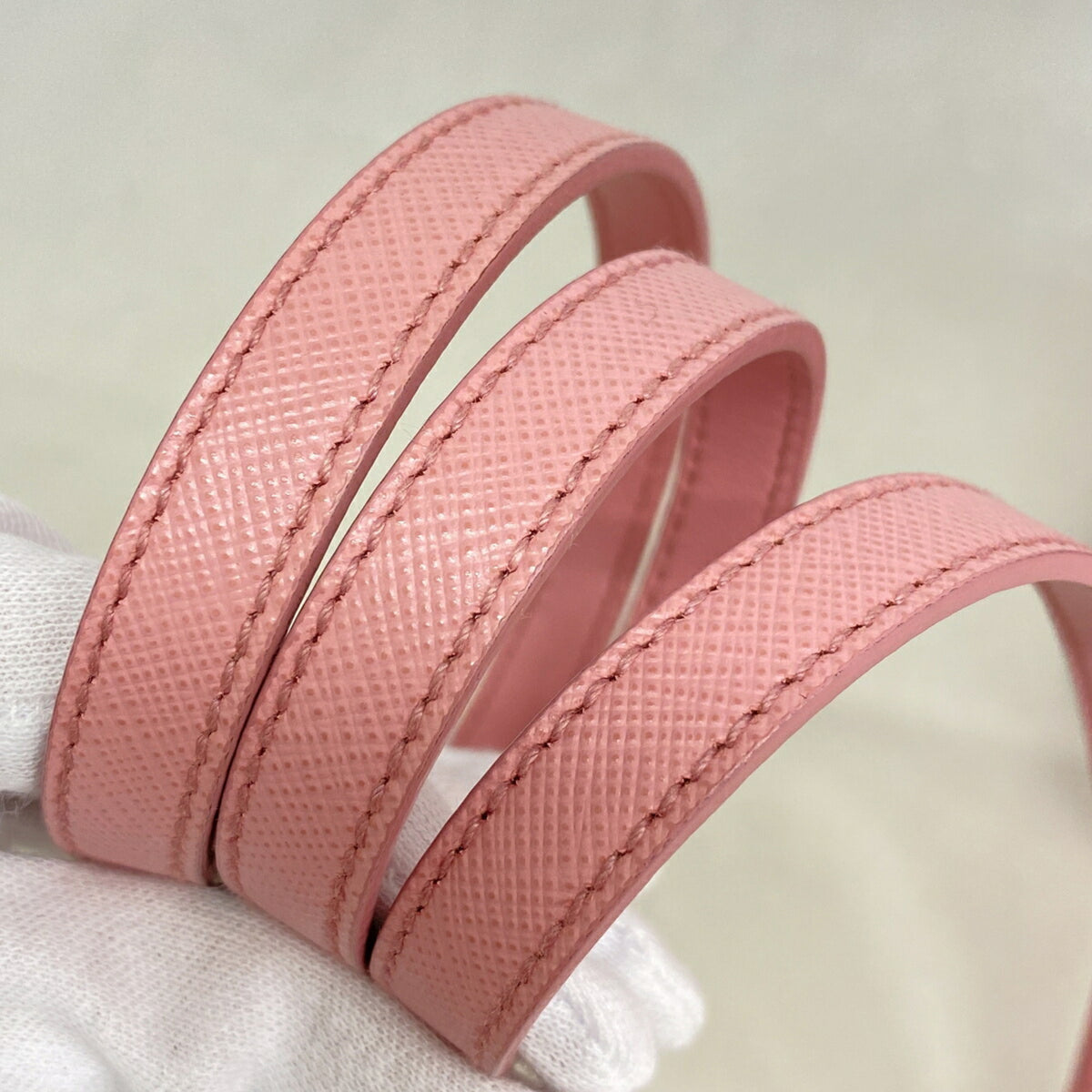 Prada Pink Leather Handbag (Pre-Owned)