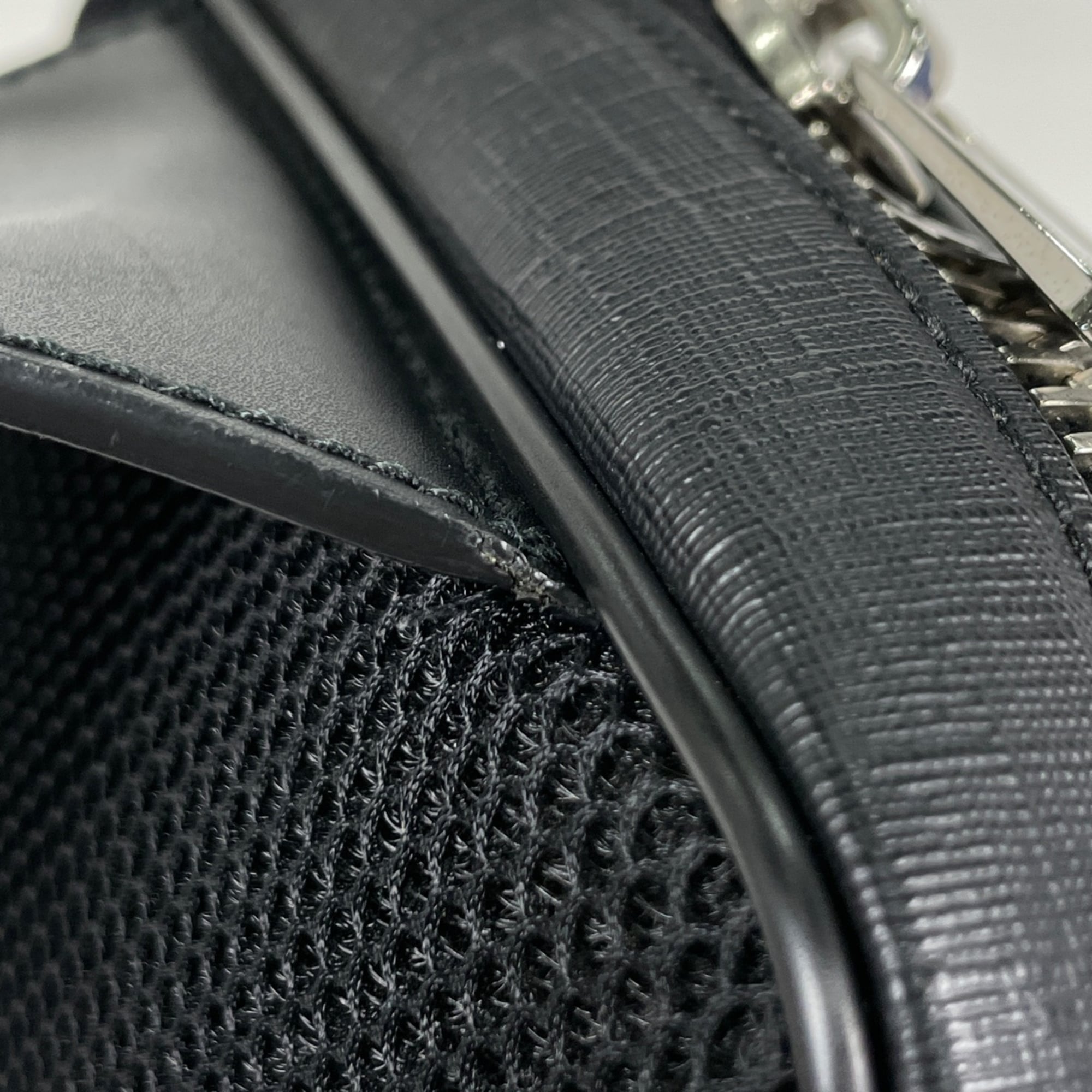 Gucci Black Coated Canvas Leather Sling Bag (Pre-Owned)