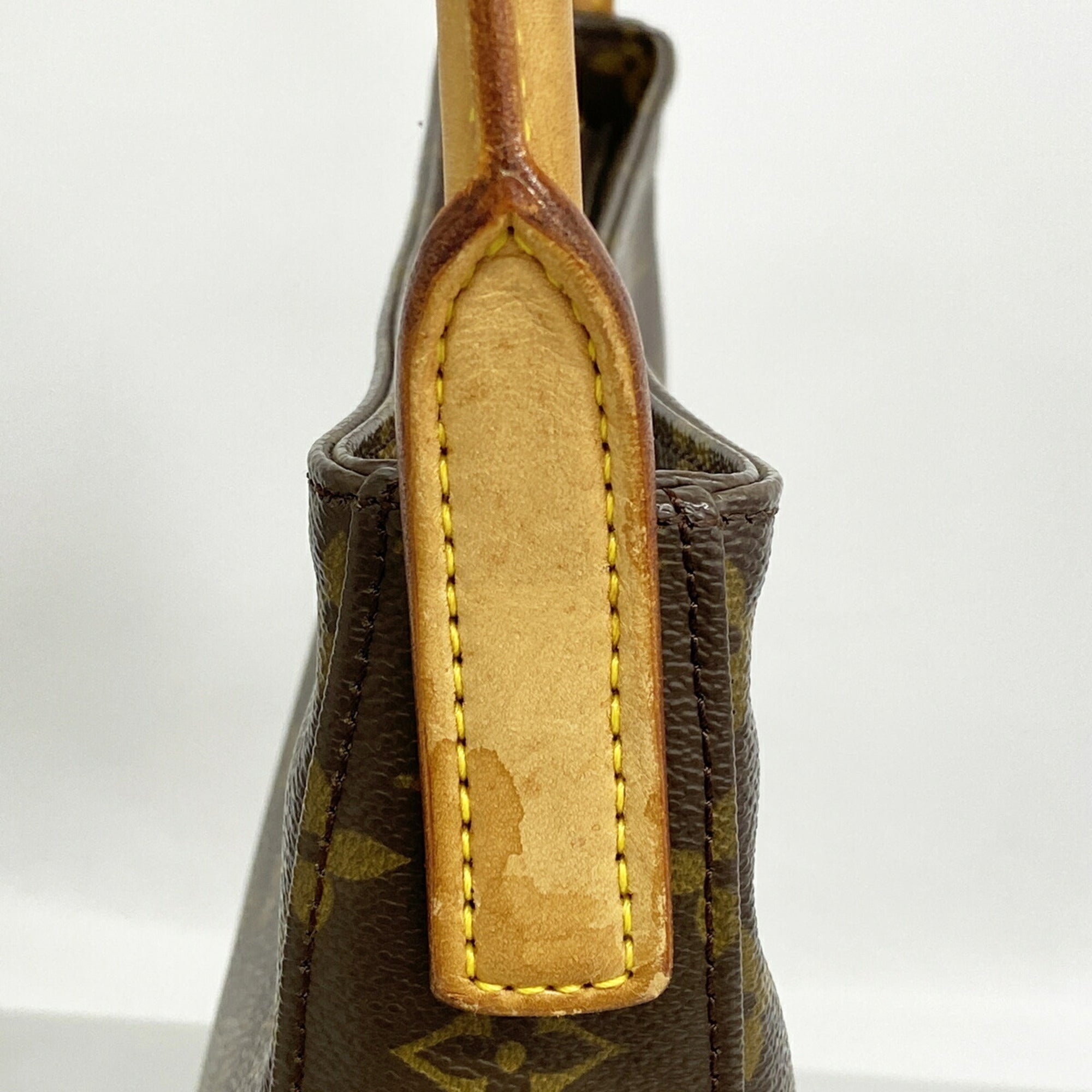 Louis Vuitton Brown Shoulder Bag (Pre-Owned)