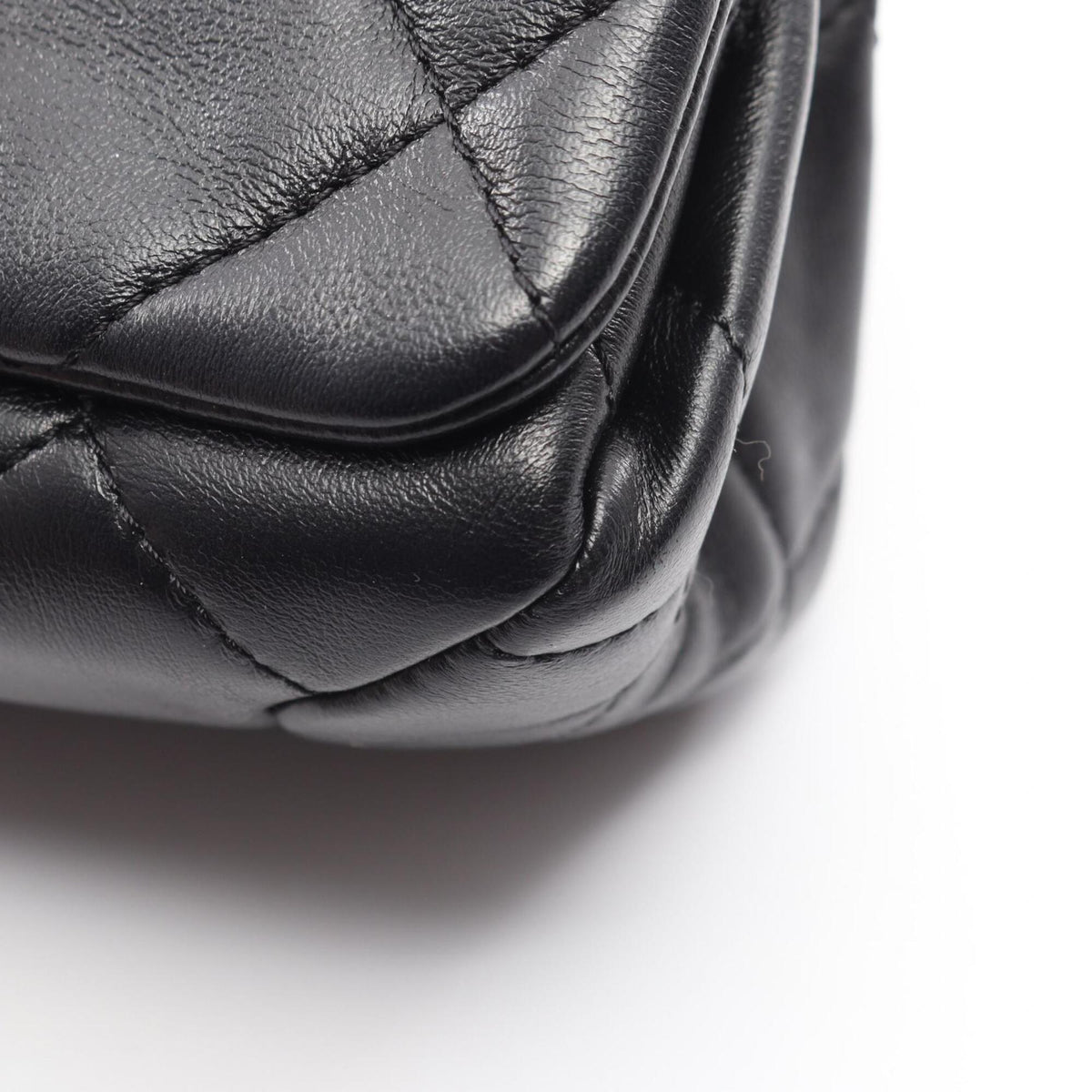 Chanel Black Leather Handbag Shoulder Bag (Pre-Owned)
