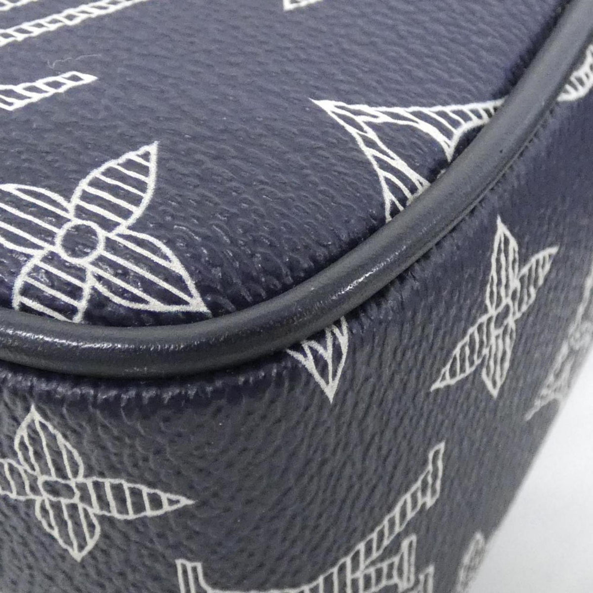 Louis Vuitton Blue Coated Canvas Shoulder Bag (Pre-Owned)