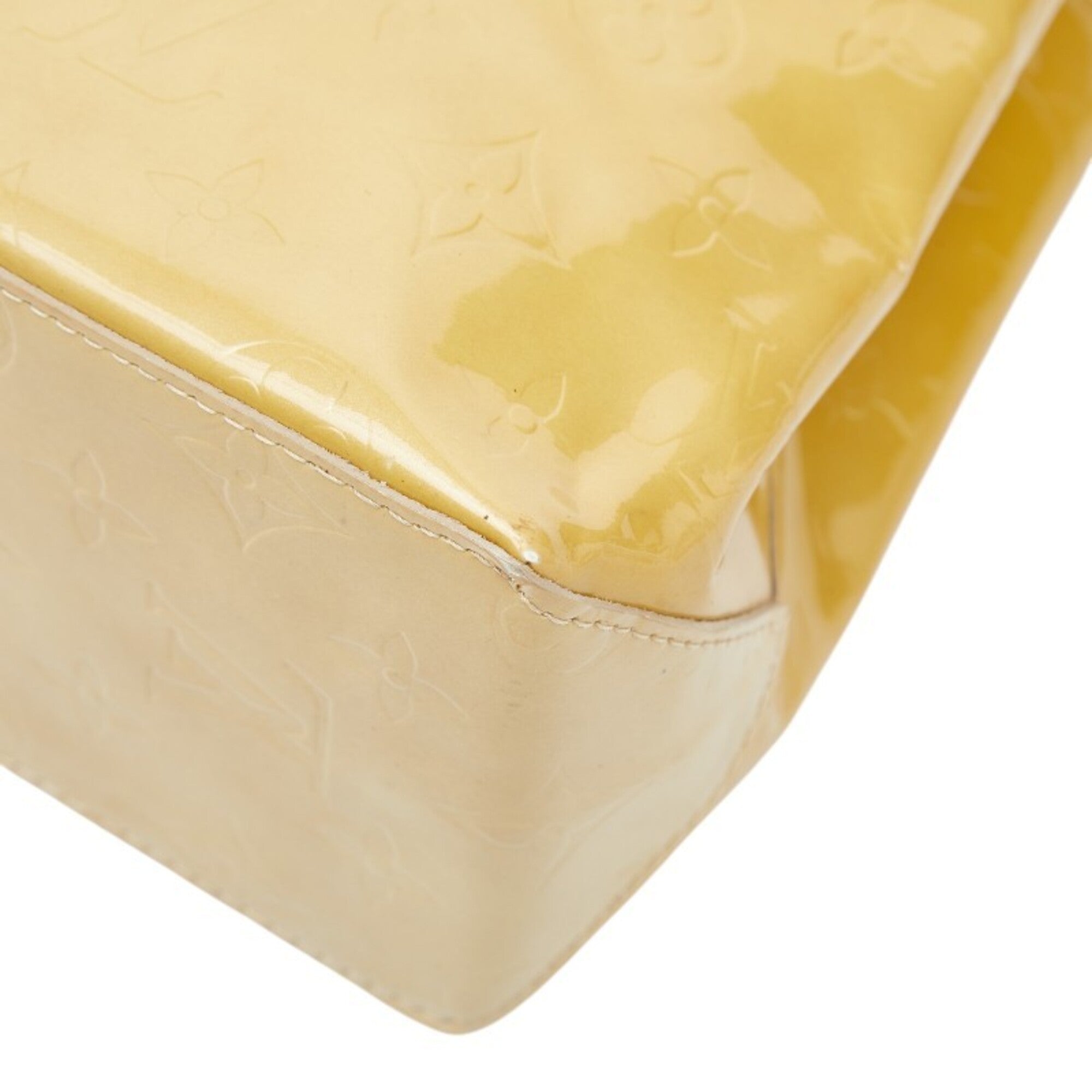 Louis Vuitton Beige Patent Leather Handbag (Pre-Owned)