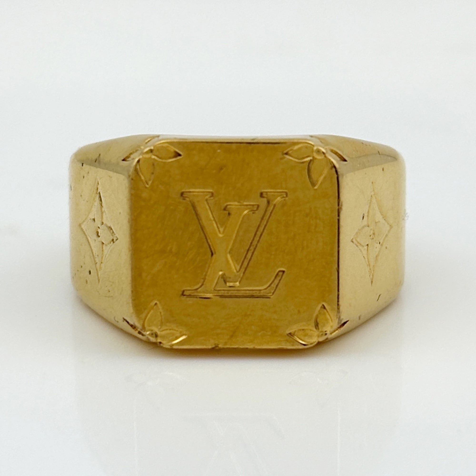 Louis Vuitton Gold Metal Band Ring (Pre-Owned)