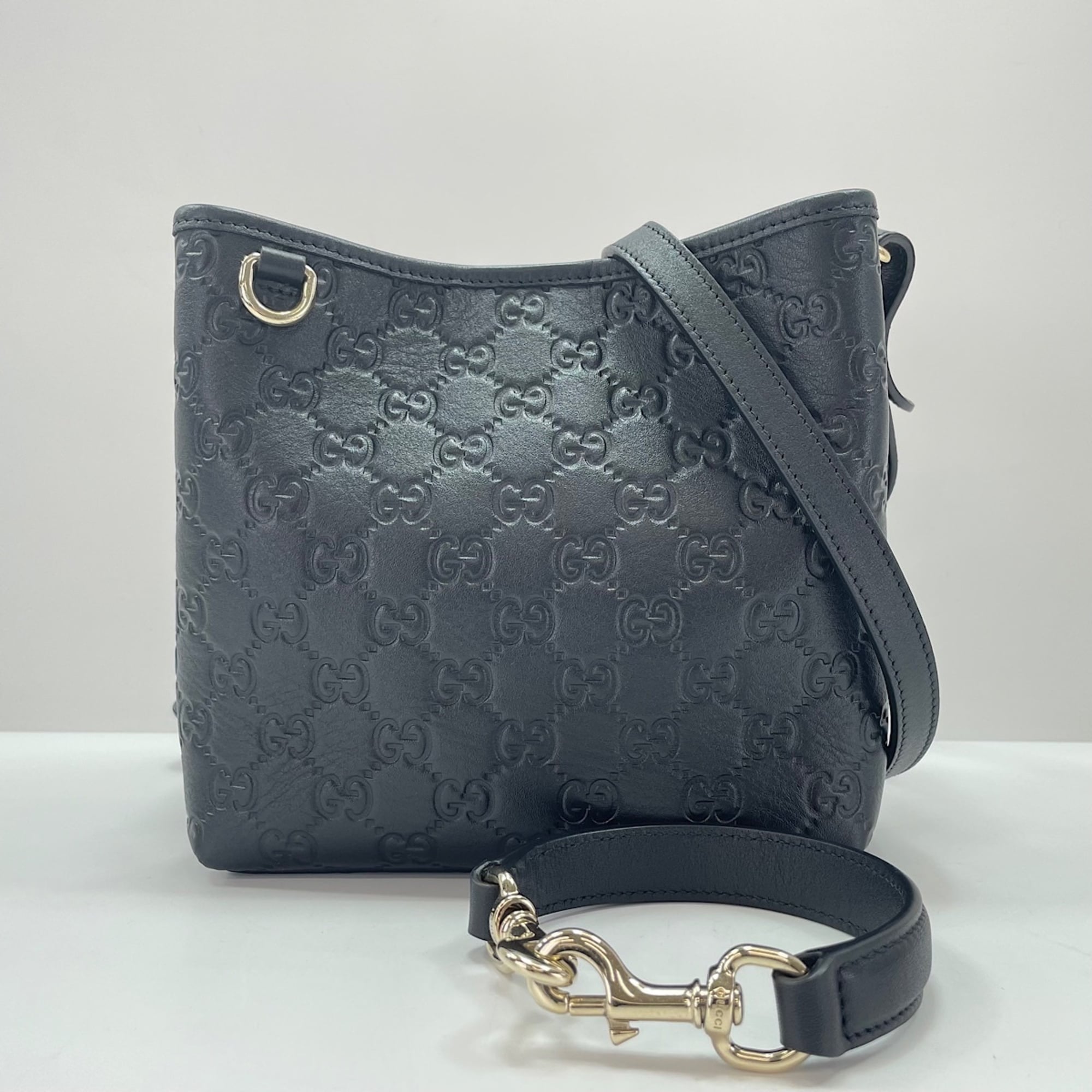 Gucci Black Shoulder Bag (Pre-Owned)