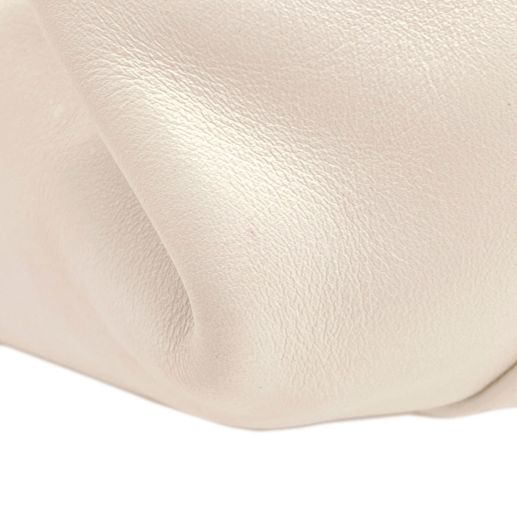 Loewe White Leather Handbag (Pre-Owned)