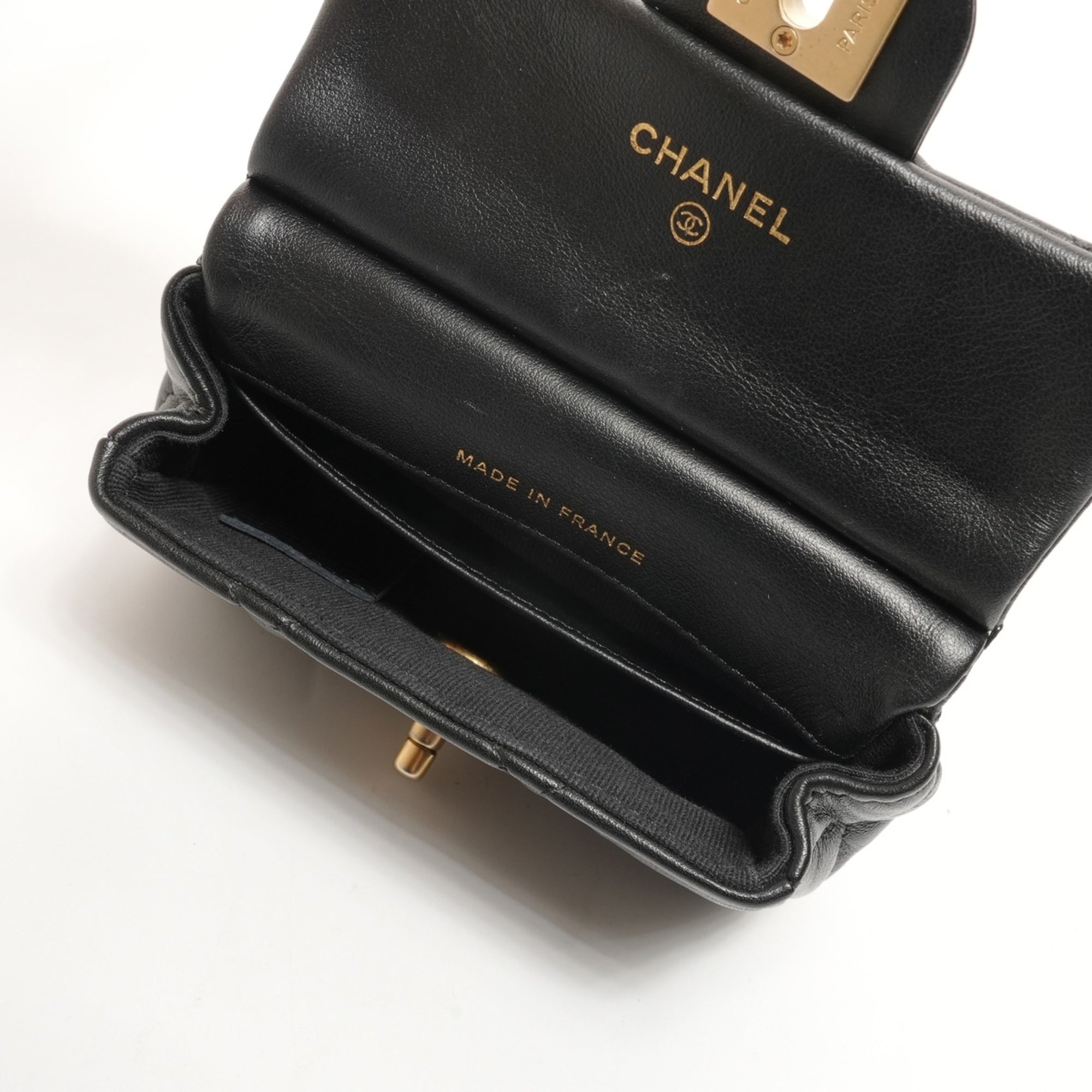 Chanel Matelasse Black Clear Chain/Shoulder Wallet (Pre-Owned)