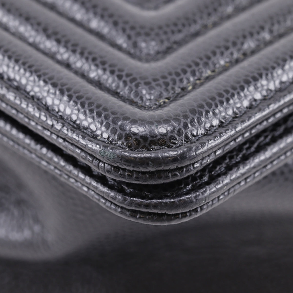 Chanel Black Grained Calfskin Shoulder Bag (Pre-Owned)