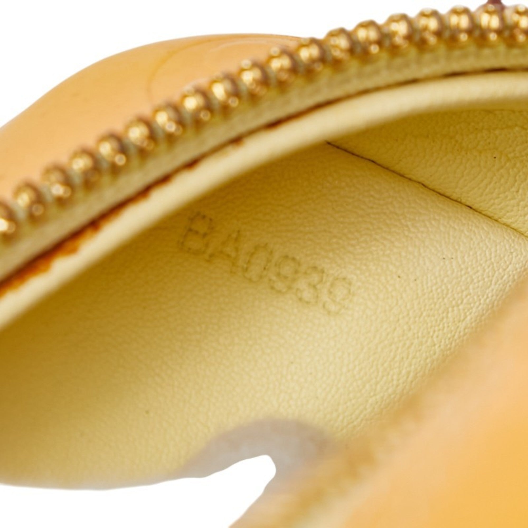 Louis Vuitton Yellow Patent Leather Shoulder Bag (Pre-Owned)