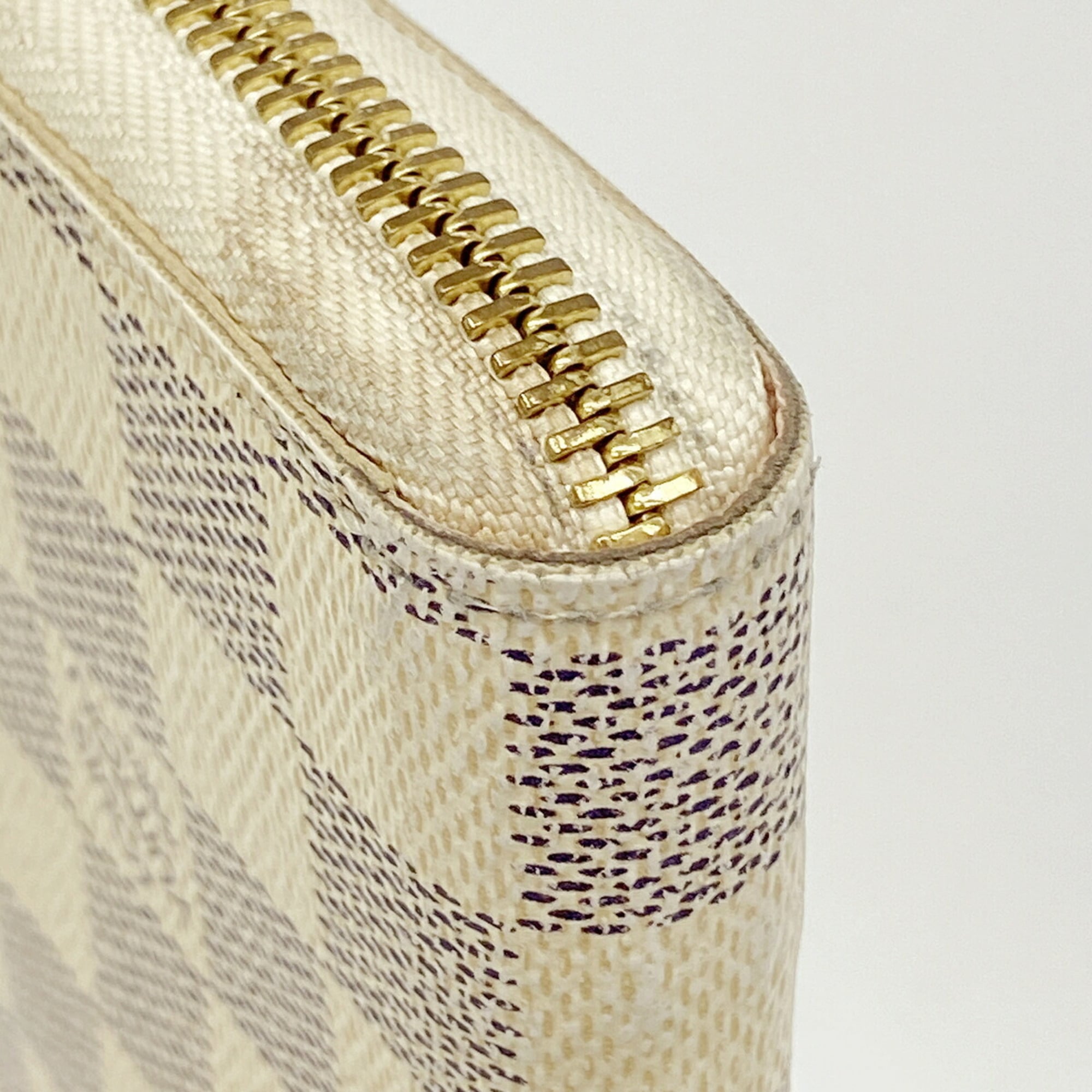 Louis Vuitton Rose Ballerine White Long Wallet (Bi-Fold) (Pre-Owned)