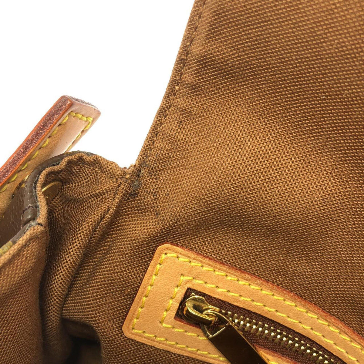 Louis Vuitton Brown Coated Canvas Shoulder Bag (Pre-Owned)