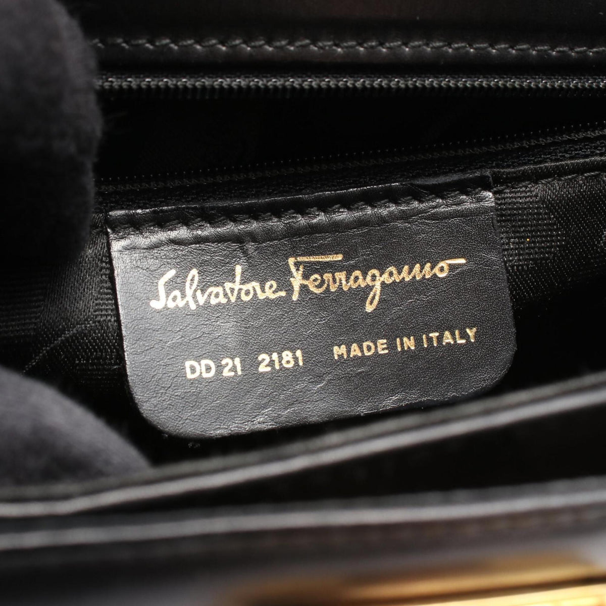 Salvatore Ferragamo Black Leather Handbag (Pre-Owned)