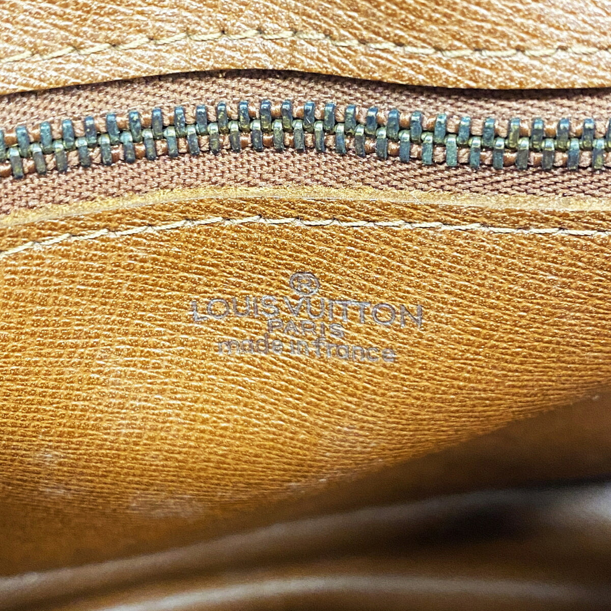 Louis Vuitton Brown Shoulder Bag (Pre-Owned)