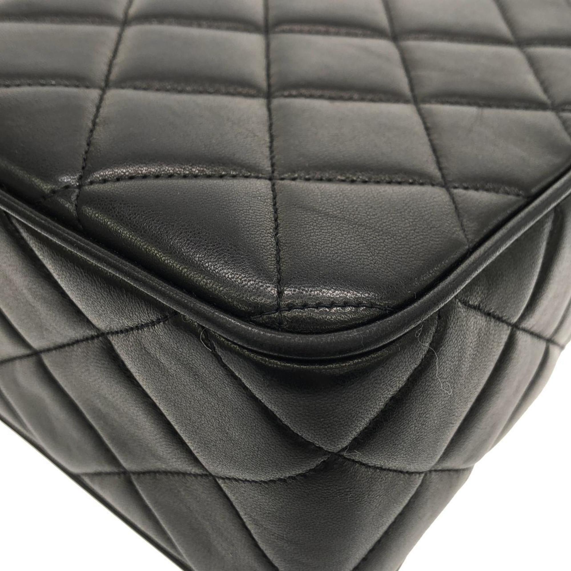 Chanel Black Leather Shoulder Bag (Pre-Owned)
