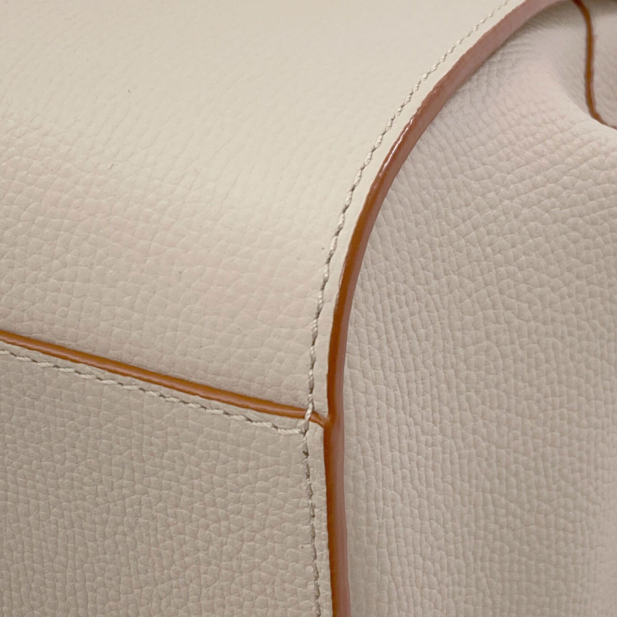 Loewe Beige Leather Handbag (Pre-Owned)