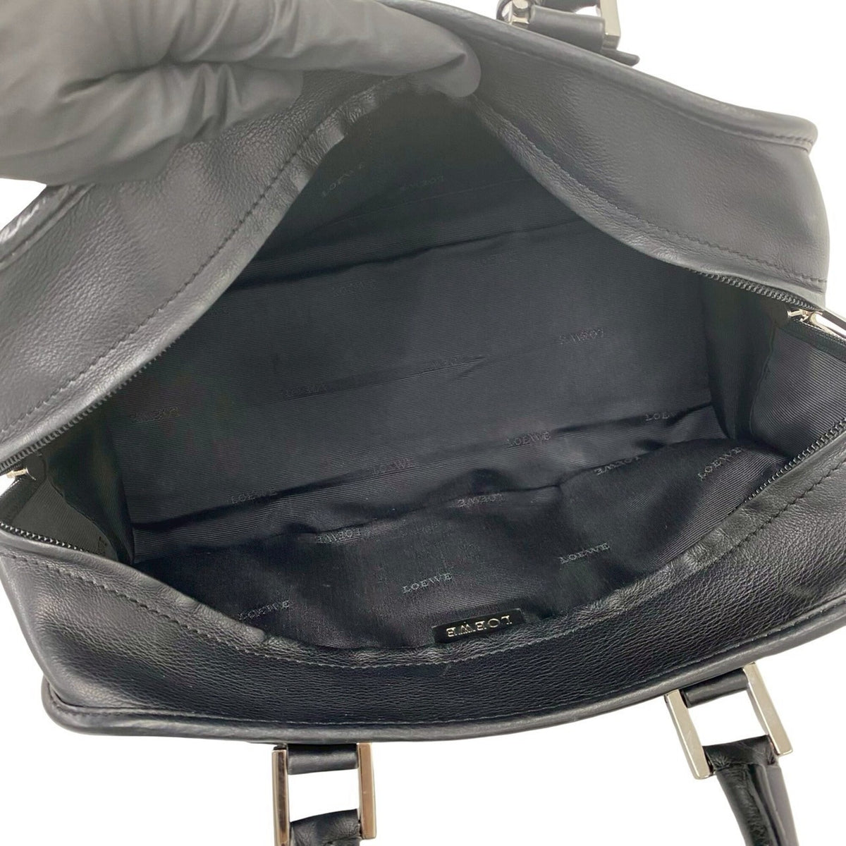 Loewe Black Leather Handbag (Pre-Owned)