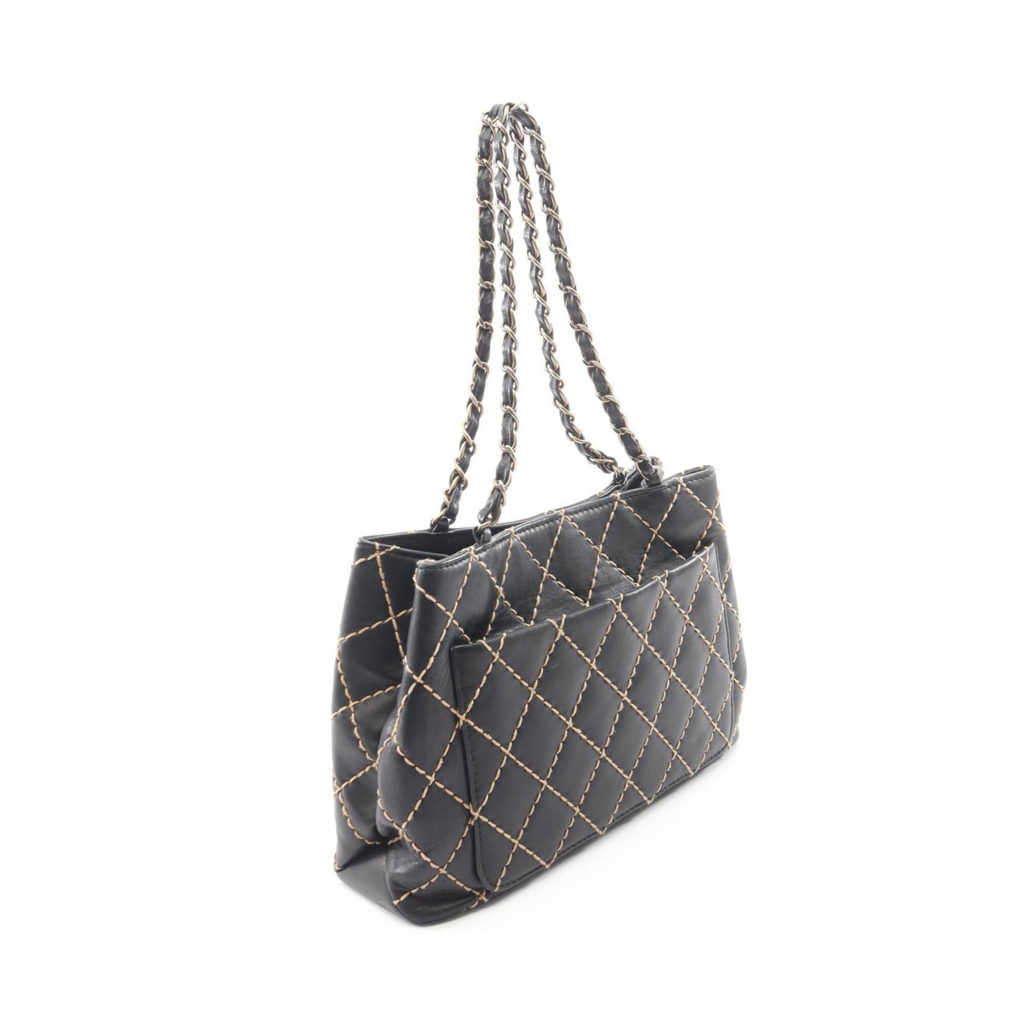 Chanel Black Leather Handbag Shoulder Bag (Pre-Owned)