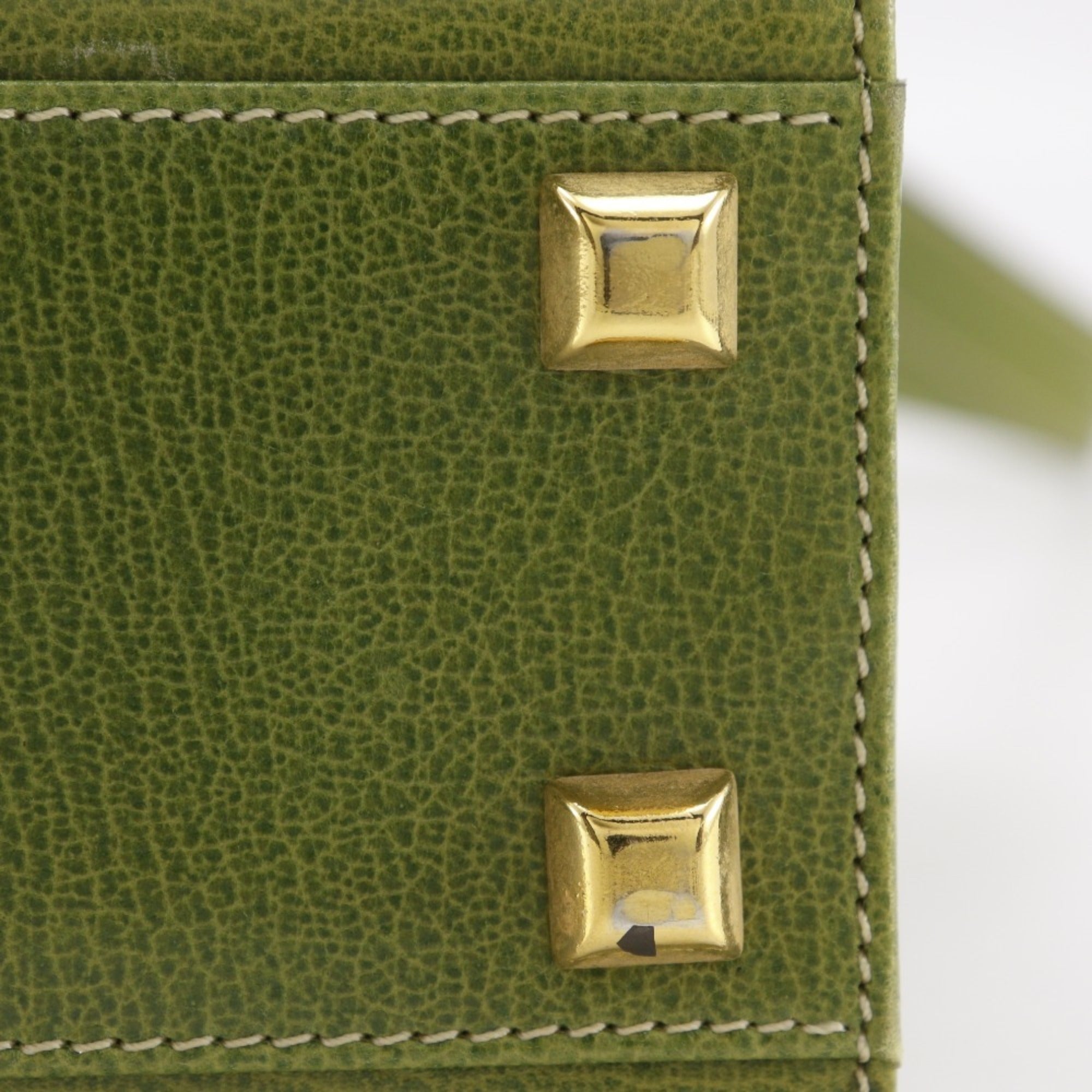 Salvatore Ferragamo Green Leather Shoulder Bag (Pre-Owned)